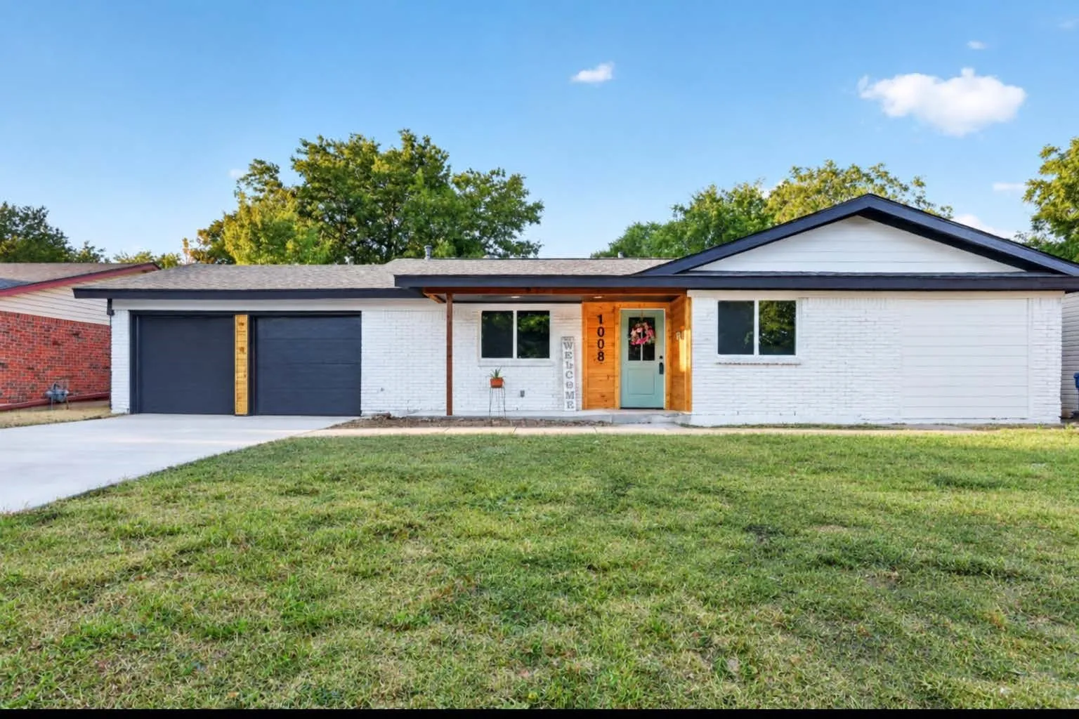 Single Family Residence For Sale in Tarrant County , 1008 Marlene Drive, Everman, Texas 76140, 3 Bedroom, 2 Bathroom, 2 Garage spaces, 1,329 Sqft, built in 1962, mls#21383981, Real Estate Agent in Everman, Homes For Sale in Tarrant county, Homes For Sale in Everman, Realtor in Everman Texas, Real Estate Brokerage Independent Realty Texas, Luminita Cordes Realtor