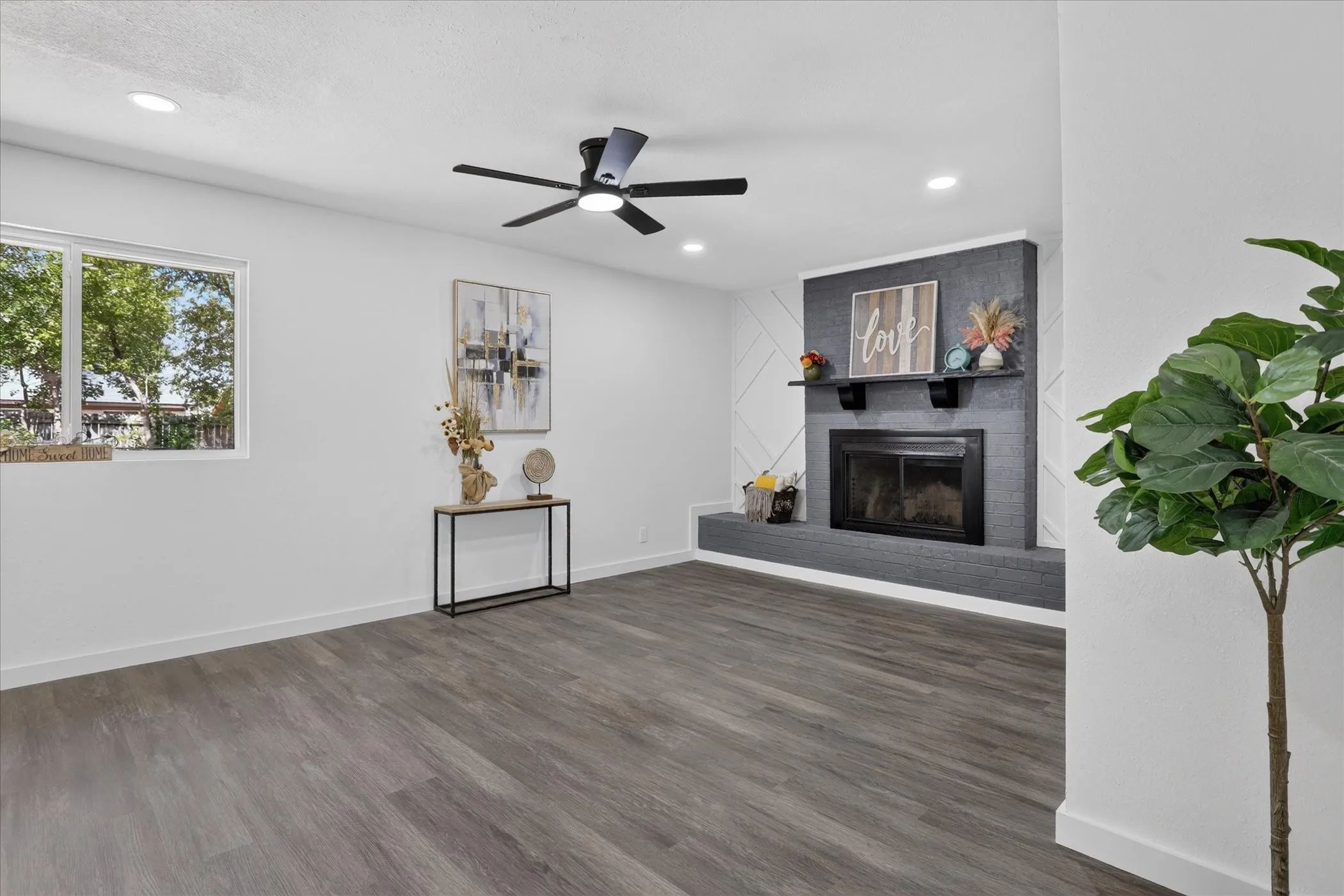 Single Family Residence For Sale in Tarrant County , 1008 Marlene Drive, Everman, Texas 76140, 3 Bedroom, 2 Bathroom, 2 Garage spaces, 1,329 Sqft, built in 1962, mls#21383981, Real Estate Agent in Everman, Homes For Sale in Tarrant county, Homes For Sale in Everman, Realtor in Everman Texas, Real Estate Brokerage Independent Realty Texas, Luminita Cordes Realtor
