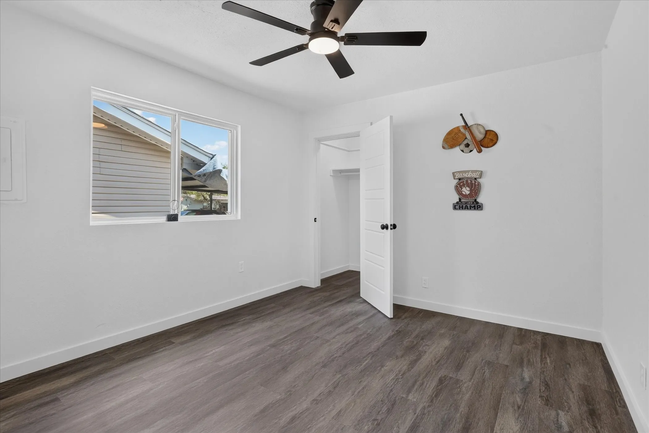 Single Family Residence For Sale in Tarrant County , 1008 Marlene Drive, Everman, Texas 76140, 3 Bedroom, 2 Bathroom, 2 Garage spaces, 1,329 Sqft, built in 1962, mls#21383981, Real Estate Agent in Everman, Homes For Sale in Tarrant county, Homes For Sale in Everman, Realtor in Everman Texas, Real Estate Brokerage Independent Realty Texas, Luminita Cordes Realtor