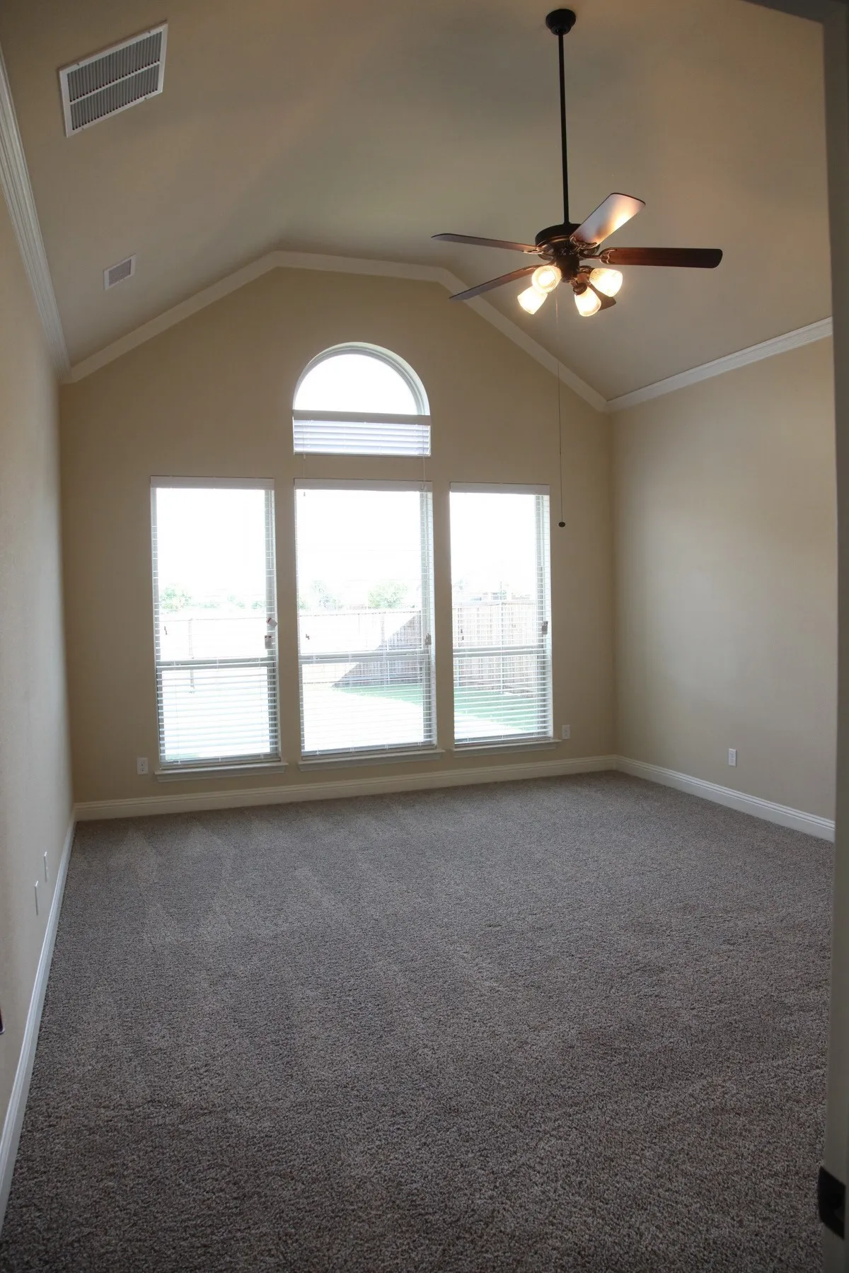 Single Family Residence For Rent in Denton County , 2025 Menominee Drive, Frisco, Texas 75033, 5 Bedroom, 4 Bathroom, 2 Garage spaces, 3,888 Sqft, built in 2017, mls#21384968, Real Estate Agent in Frisco, Homes For Rent in Denton county, Homes For Rent in Frisco, Realtor in Frisco Texas, Real Estate Brokerage Independent Realty Texas, Luminita Cordes Realtor