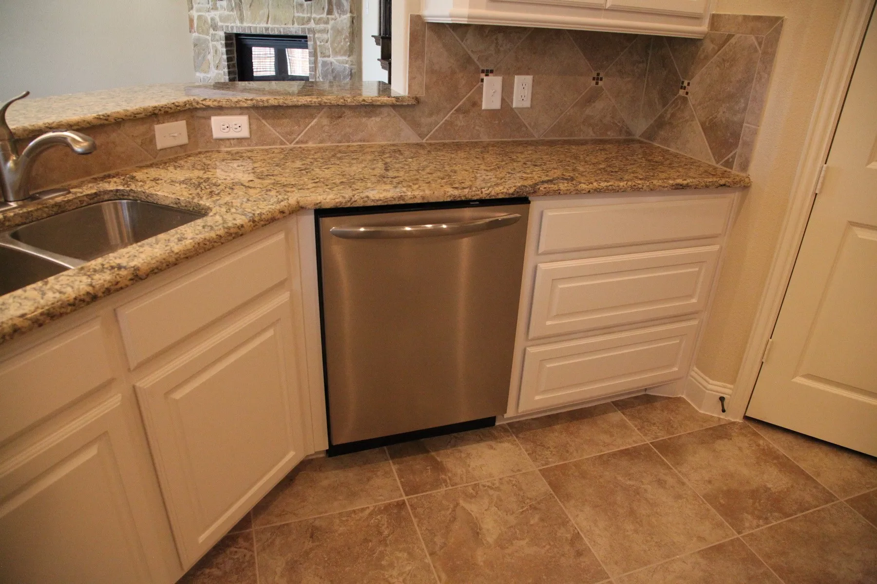Single Family Residence For Rent in Denton County , 2025 Menominee Drive, Frisco, Texas 75033, 5 Bedroom, 4 Bathroom, 2 Garage spaces, 3,888 Sqft, built in 2017, mls#21384968, Real Estate Agent in Frisco, Homes For Rent in Denton county, Homes For Rent in Frisco, Realtor in Frisco Texas, Real Estate Brokerage Independent Realty Texas, Luminita Cordes Realtor