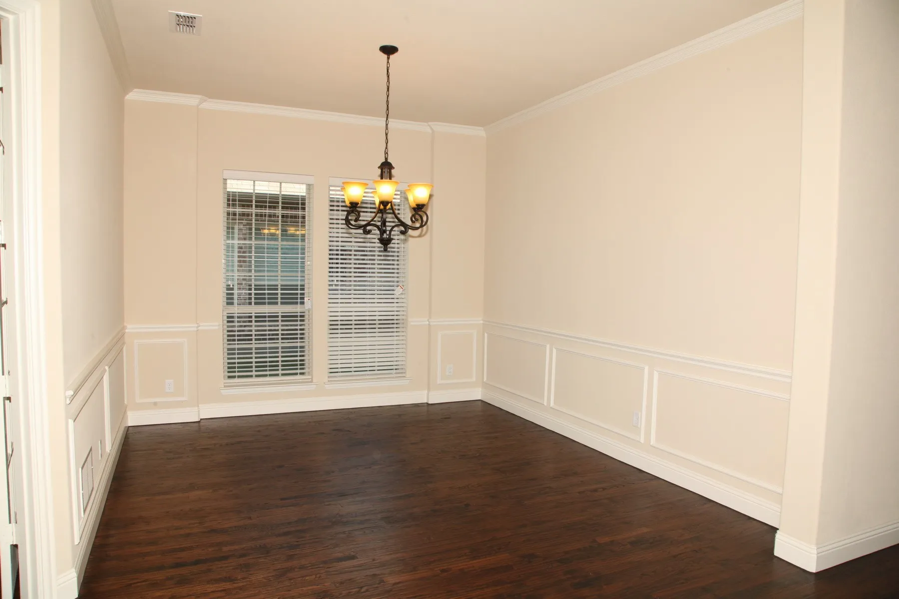 Single Family Residence For Rent in Denton County , 2025 Menominee Drive, Frisco, Texas 75033, 5 Bedroom, 4 Bathroom, 2 Garage spaces, 3,888 Sqft, built in 2017, mls#21384968, Real Estate Agent in Frisco, Homes For Rent in Denton county, Homes For Rent in Frisco, Realtor in Frisco Texas, Real Estate Brokerage Independent Realty Texas, Luminita Cordes Realtor