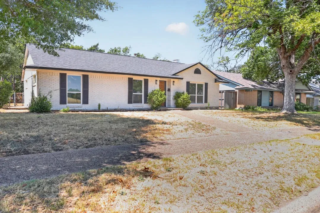 Single Family Residence For Rent in Dallas County , 3811 Ovid Avenue, Dallas, Texas 75224, 4 Bedroom, 2 Bathroom, 1 Garage spaces, 2,121 Sqft, built in 1961, mls#21384971, Real Estate Agent in Dallas, Homes For Rent in Dallas county, Homes For Rent in Dallas, Realtor in Dallas Texas, Real Estate Brokerage Independent Realty Texas, Luminita Cordes Realtor