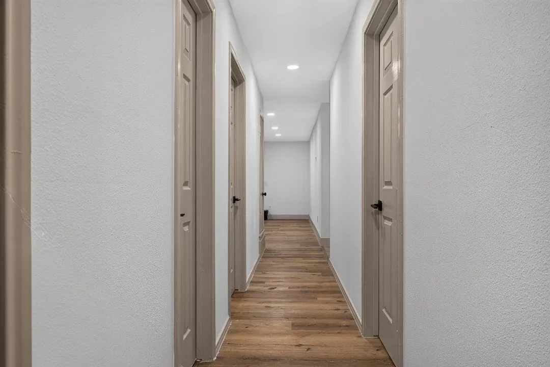Single Family Residence For Rent in Dallas County , 3811 Ovid Avenue, Dallas, Texas 75224, 4 Bedroom, 2 Bathroom, 1 Garage spaces, 2,121 Sqft, built in 1961, mls#21384971, Real Estate Agent in Dallas, Homes For Rent in Dallas county, Homes For Rent in Dallas, Realtor in Dallas Texas, Real Estate Brokerage Independent Realty Texas, Luminita Cordes Realtor