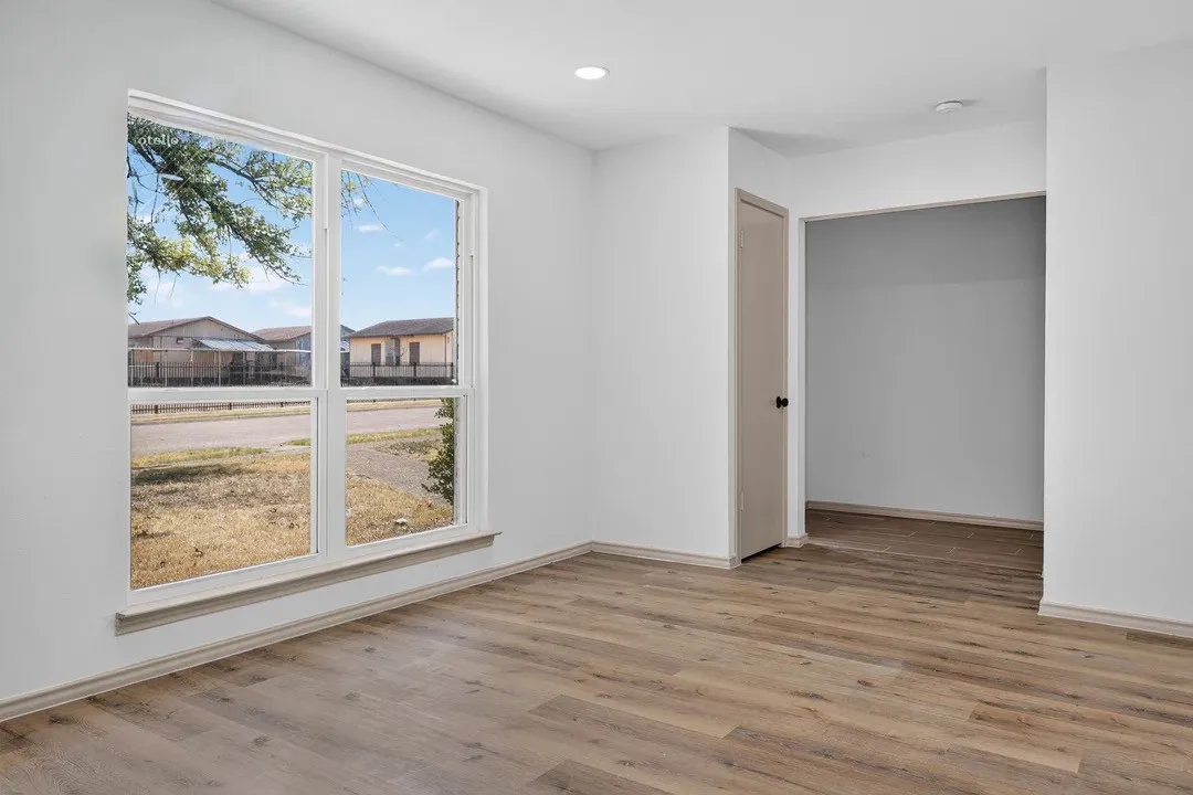 Single Family Residence For Rent in Dallas County , 3811 Ovid Avenue, Dallas, Texas 75224, 4 Bedroom, 2 Bathroom, 1 Garage spaces, 2,121 Sqft, built in 1961, mls#21384971, Real Estate Agent in Dallas, Homes For Rent in Dallas county, Homes For Rent in Dallas, Realtor in Dallas Texas, Real Estate Brokerage Independent Realty Texas, Luminita Cordes Realtor