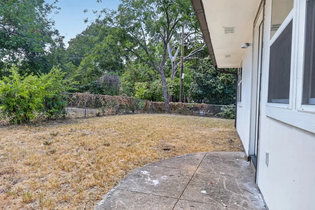 Single Family Residence For Rent in Dallas County , 3811 Ovid Avenue, Dallas, Texas 75224, 4 Bedroom, 2 Bathroom, 1 Garage spaces, 2,121 Sqft, built in 1961, mls#21384971, Real Estate Agent in Dallas, Homes For Rent in Dallas county, Homes For Rent in Dallas, Realtor in Dallas Texas, Real Estate Brokerage Independent Realty Texas, Luminita Cordes Realtor