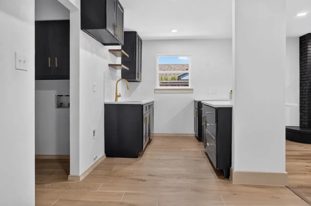 Single Family Residence For Rent in Dallas County , 3811 Ovid Avenue, Dallas, Texas 75224, 4 Bedroom, 2 Bathroom, 1 Garage spaces, 2,121 Sqft, built in 1961, mls#21384971, Real Estate Agent in Dallas, Homes For Rent in Dallas county, Homes For Rent in Dallas, Realtor in Dallas Texas, Real Estate Brokerage Independent Realty Texas, Luminita Cordes Realtor