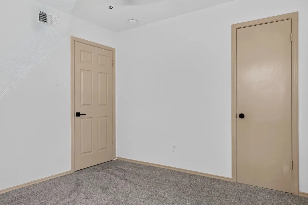 Single Family Residence For Rent in Dallas County , 3811 Ovid Avenue, Dallas, Texas 75224, 4 Bedroom, 2 Bathroom, 1 Garage spaces, 2,121 Sqft, built in 1961, mls#21384971, Real Estate Agent in Dallas, Homes For Rent in Dallas county, Homes For Rent in Dallas, Realtor in Dallas Texas, Real Estate Brokerage Independent Realty Texas, Luminita Cordes Realtor