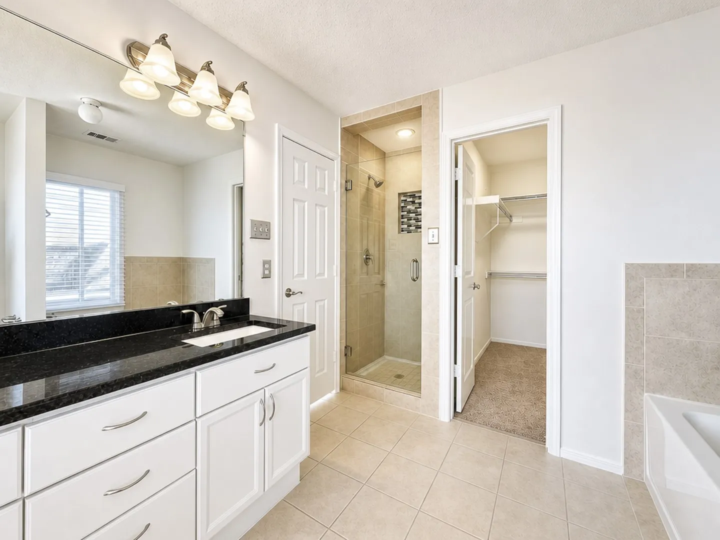 Single Family Residence For Rent in Collin County , 6024 Longley Court, Dallas, Texas 75252, 3 Bedroom, 3 Bathroom, 2 Garage spaces, 1,785 Sqft, built in 1991, mls#21380054, Real Estate Agent in Dallas, Homes For Rent in Collin county, Homes For Rent in Dallas, Realtor in Dallas Texas, Real Estate Brokerage Independent Realty Texas, Luminita Cordes Realtor