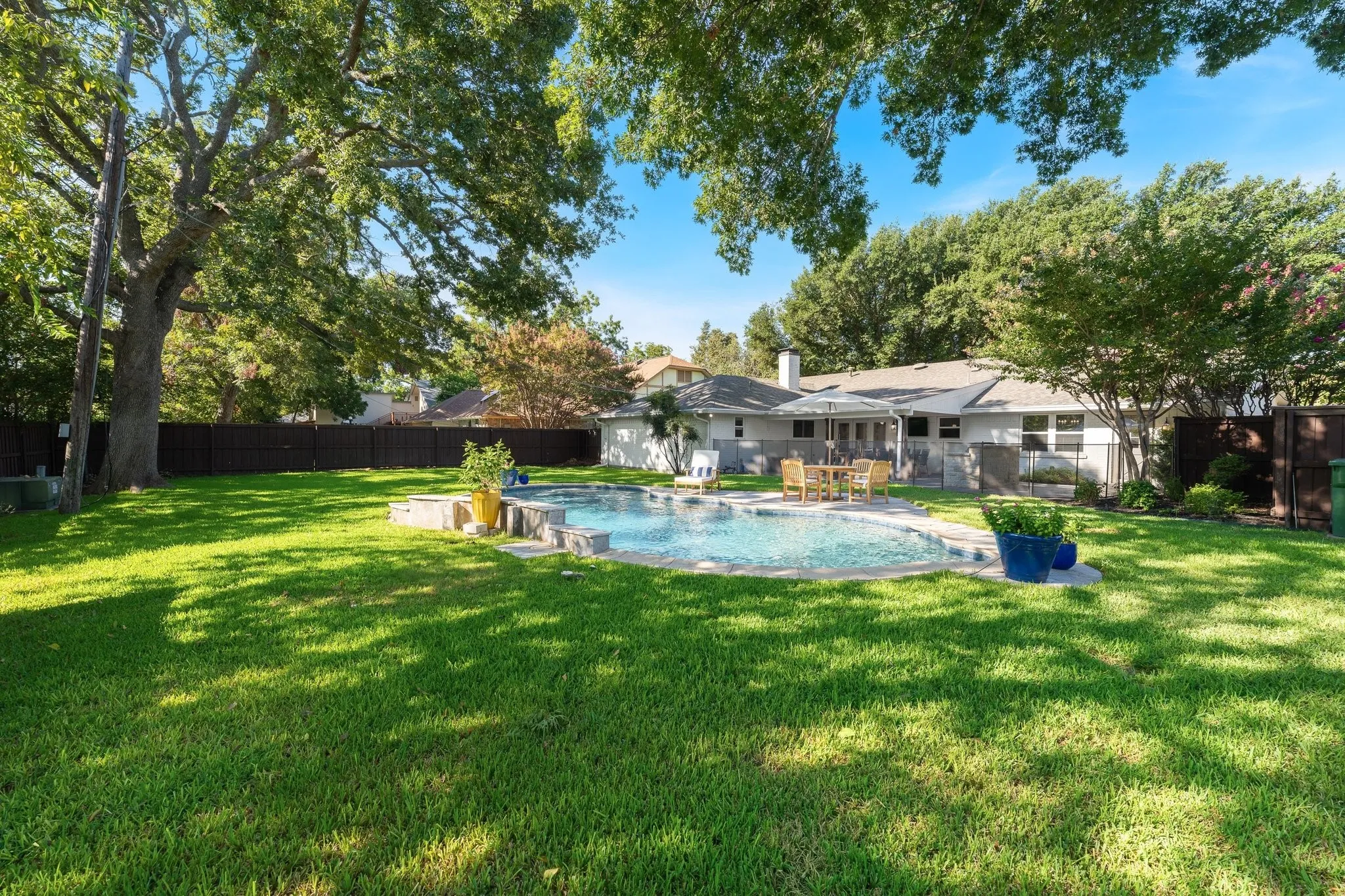 Single Family Residence For Sale in Denton County , 536 Sellmeyer Lane, Highland Village, Texas 75077, 4 Bedroom, 3 Bathroom, Garage spaces, 2,798 Sqft, built in 1975, mls#21383349, Real Estate Agent in Highland Village, Homes For Sale in Denton county, Homes For Sale in Highland Village, Realtor in Highland Village Texas, Real Estate Brokerage Independent Realty Texas, Luminita Cordes Realtor