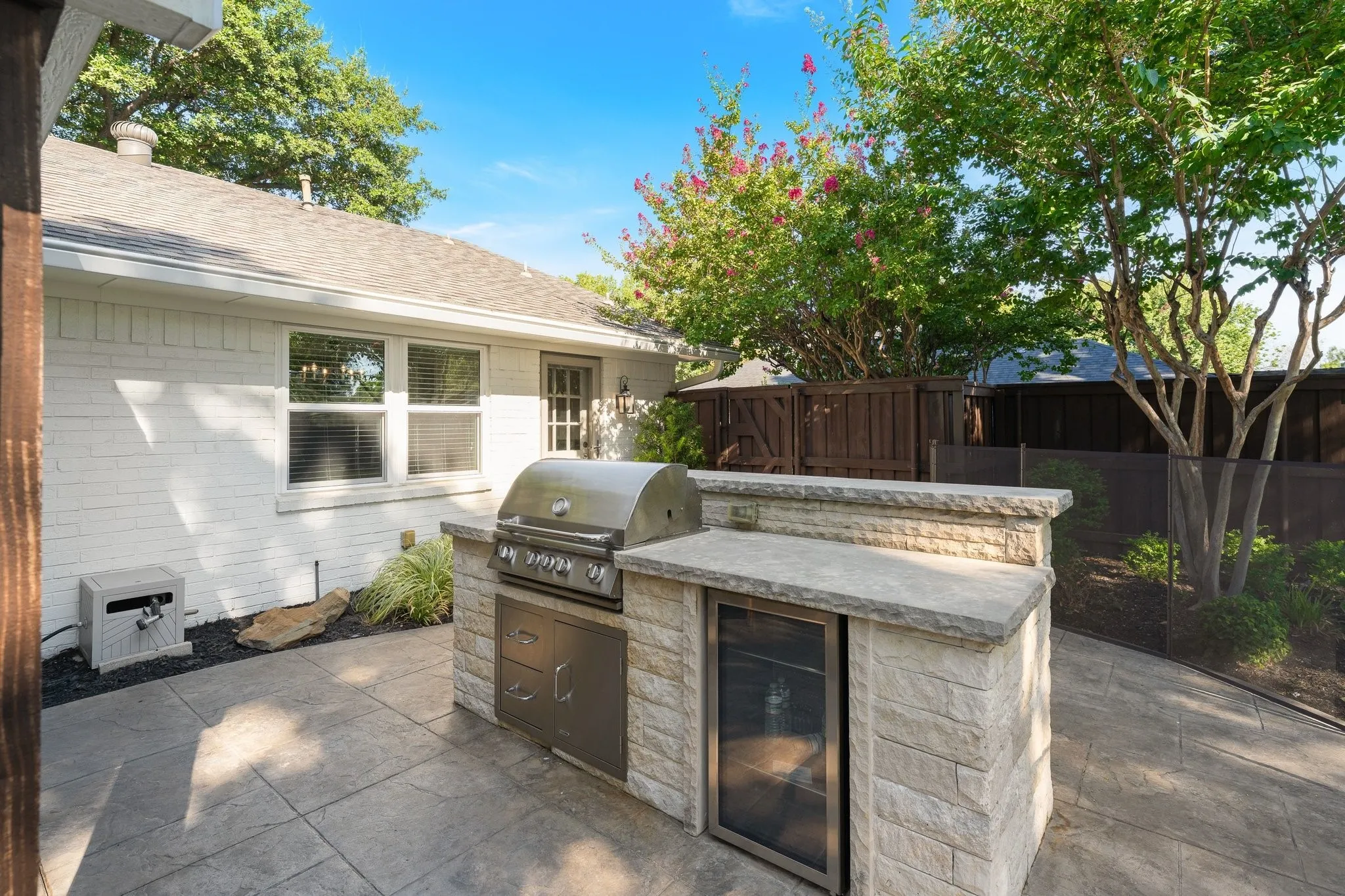 Single Family Residence For Sale in Denton County , 536 Sellmeyer Lane, Highland Village, Texas 75077, 4 Bedroom, 3 Bathroom, Garage spaces, 2,798 Sqft, built in 1975, mls#21383349, Real Estate Agent in Highland Village, Homes For Sale in Denton county, Homes For Sale in Highland Village, Realtor in Highland Village Texas, Real Estate Brokerage Independent Realty Texas, Luminita Cordes Realtor