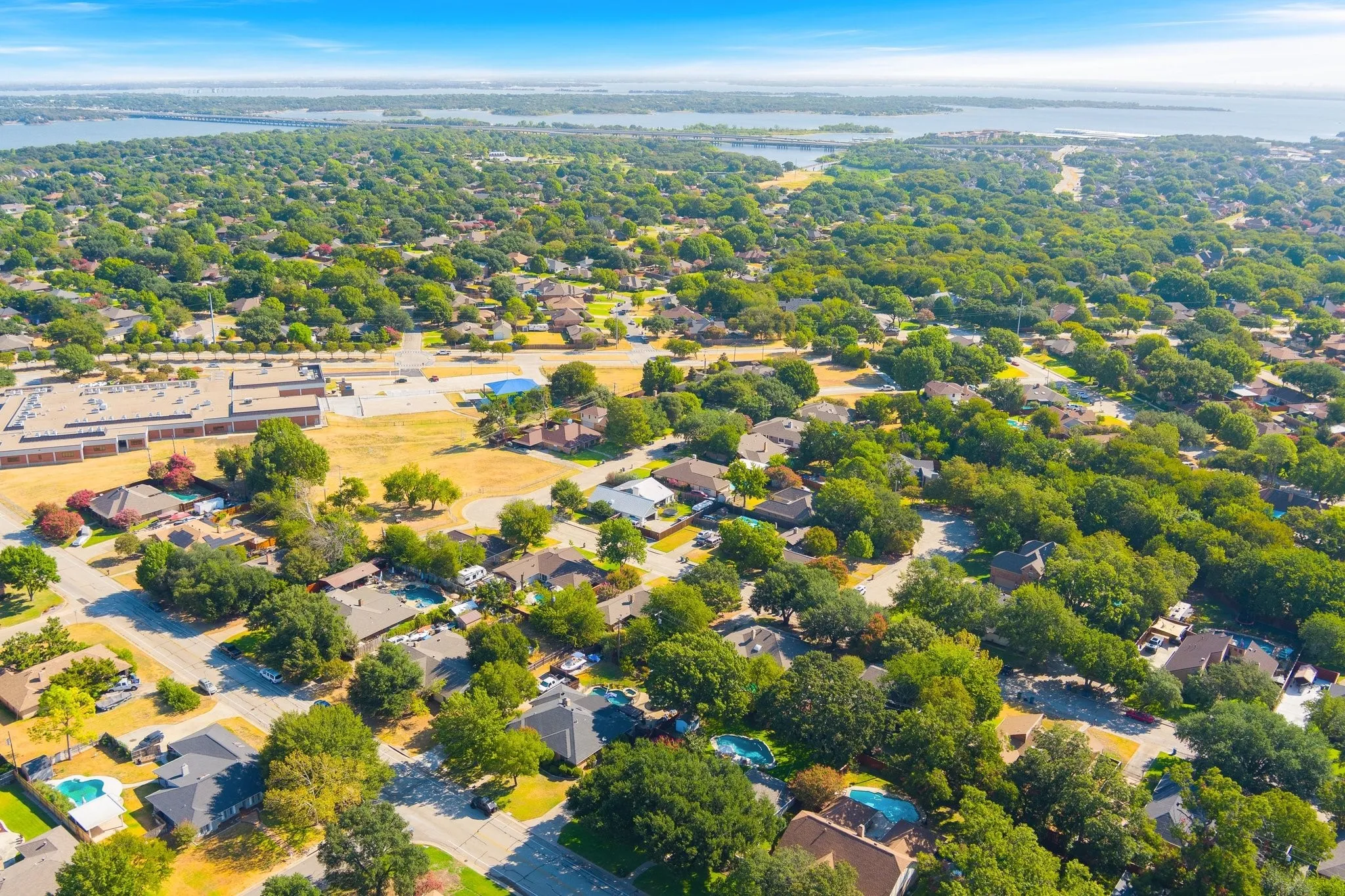Single Family Residence For Sale in Denton County , 536 Sellmeyer Lane, Highland Village, Texas 75077, 4 Bedroom, 3 Bathroom, Garage spaces, 2,798 Sqft, built in 1975, mls#21383349, Real Estate Agent in Highland Village, Homes For Sale in Denton county, Homes For Sale in Highland Village, Realtor in Highland Village Texas, Real Estate Brokerage Independent Realty Texas, Luminita Cordes Realtor