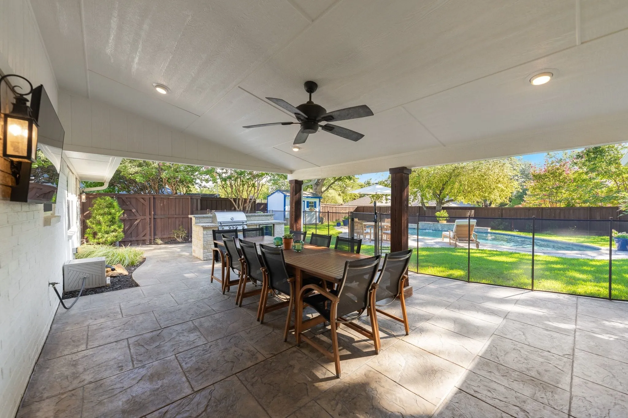 Single Family Residence For Sale in Denton County , 536 Sellmeyer Lane, Highland Village, Texas 75077, 4 Bedroom, 3 Bathroom, Garage spaces, 2,798 Sqft, built in 1975, mls#21383349, Real Estate Agent in Highland Village, Homes For Sale in Denton county, Homes For Sale in Highland Village, Realtor in Highland Village Texas, Real Estate Brokerage Independent Realty Texas, Luminita Cordes Realtor