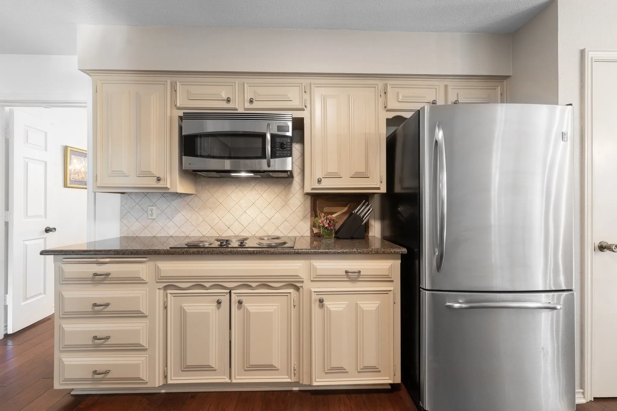 Single Family Residence For Sale in Denton County , 536 Sellmeyer Lane, Highland Village, Texas 75077, 4 Bedroom, 3 Bathroom, Garage spaces, 2,798 Sqft, built in 1975, mls#21383349, Real Estate Agent in Highland Village, Homes For Sale in Denton county, Homes For Sale in Highland Village, Realtor in Highland Village Texas, Real Estate Brokerage Independent Realty Texas, Luminita Cordes Realtor