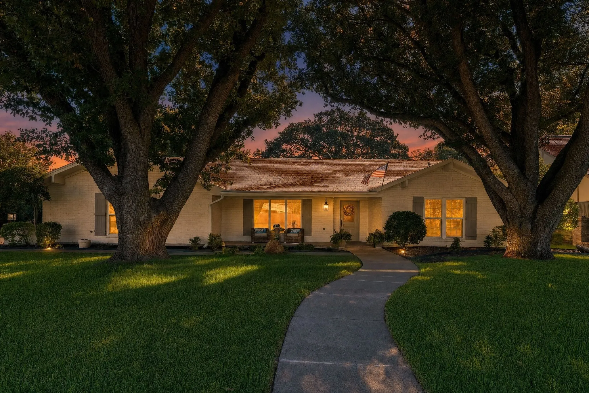 Single Family Residence For Sale in Denton County , 536 Sellmeyer Lane, Highland Village, Texas 75077, 4 Bedroom, 3 Bathroom, Garage spaces, 2,798 Sqft, built in 1975, mls#21383349, Real Estate Agent in Highland Village, Homes For Sale in Denton county, Homes For Sale in Highland Village, Realtor in Highland Village Texas, Real Estate Brokerage Independent Realty Texas, Luminita Cordes Realtor