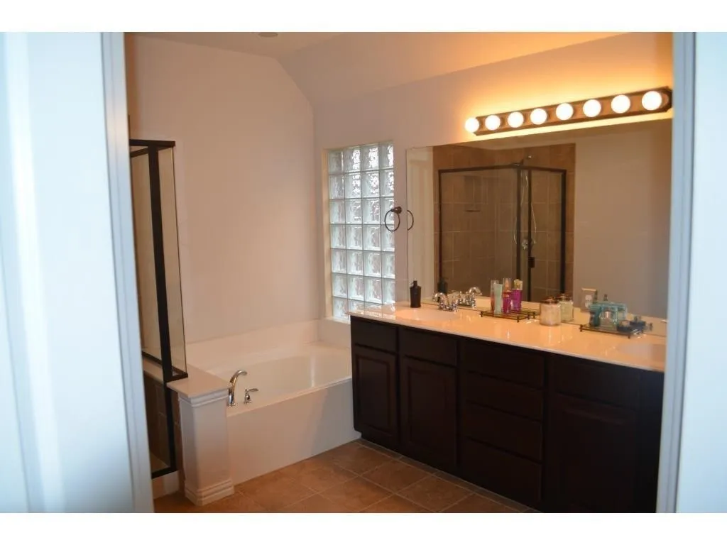 Single Family Residence For Rent in Collin County , 3532 Pillar Drive, Plano, Texas 75025, 3 Bedroom, 3 Bathroom, 2 Garage spaces, 2,104 Sqft, built in 2012, mls#21384973, Real Estate Agent in Plano, Homes For Rent in Collin county, Homes For Rent in Plano, Realtor in Plano Texas, Real Estate Brokerage Independent Realty Texas, Luminita Cordes Realtor