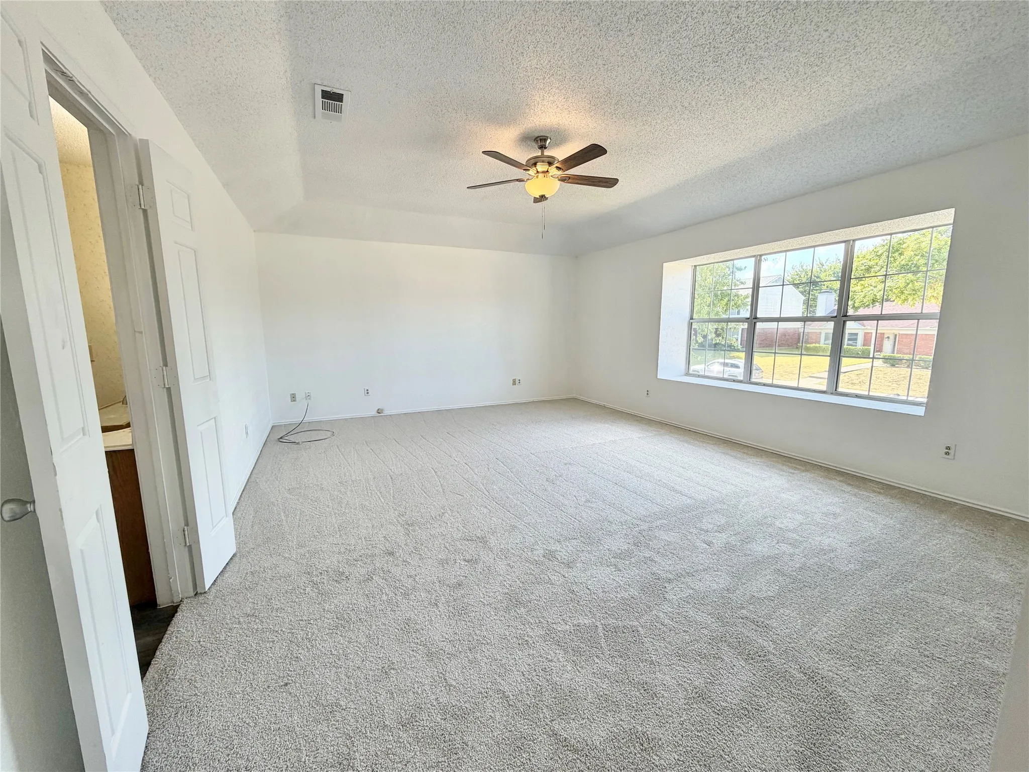 Single Family Residence For Rent in Dallas County , 2126 Country Dell Drive, Garland, Texas 75040, 4 Bedroom, 3 Bathroom, 2 Garage spaces, 2,616 Sqft, built in 1986, mls#21383925, Real Estate Agent in Garland, Homes For Rent in Dallas county, Homes For Rent in Garland, Realtor in Garland Texas, Real Estate Brokerage Independent Realty Texas, Luminita Cordes Realtor