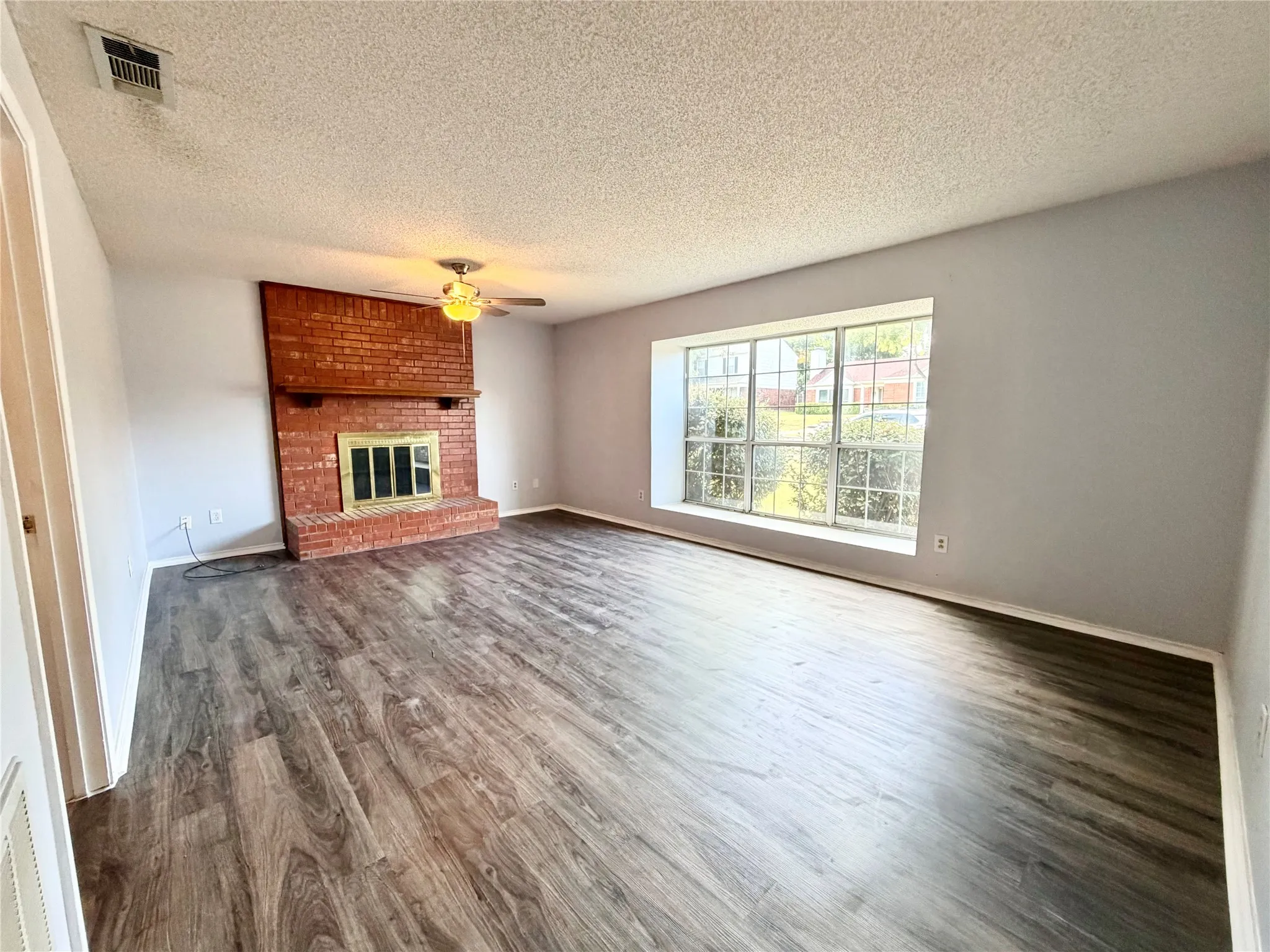 Single Family Residence For Rent in Dallas County , 2126 Country Dell Drive, Garland, Texas 75040, 4 Bedroom, 3 Bathroom, 2 Garage spaces, 2,616 Sqft, built in 1986, mls#21383925, Real Estate Agent in Garland, Homes For Rent in Dallas county, Homes For Rent in Garland, Realtor in Garland Texas, Real Estate Brokerage Independent Realty Texas, Luminita Cordes Realtor