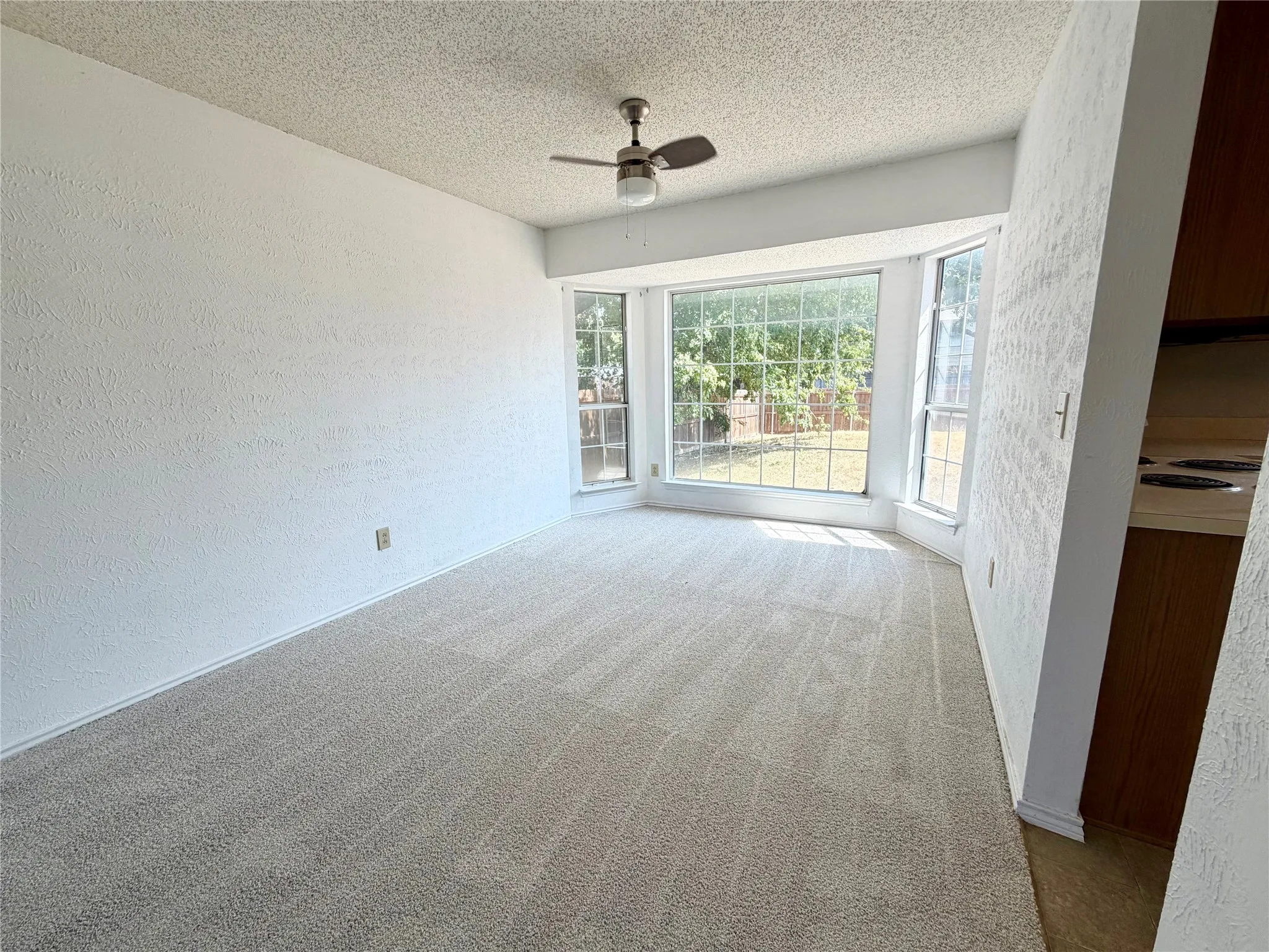 Single Family Residence For Rent in Dallas County , 2126 Country Dell Drive, Garland, Texas 75040, 4 Bedroom, 3 Bathroom, 2 Garage spaces, 2,616 Sqft, built in 1986, mls#21383925, Real Estate Agent in Garland, Homes For Rent in Dallas county, Homes For Rent in Garland, Realtor in Garland Texas, Real Estate Brokerage Independent Realty Texas, Luminita Cordes Realtor