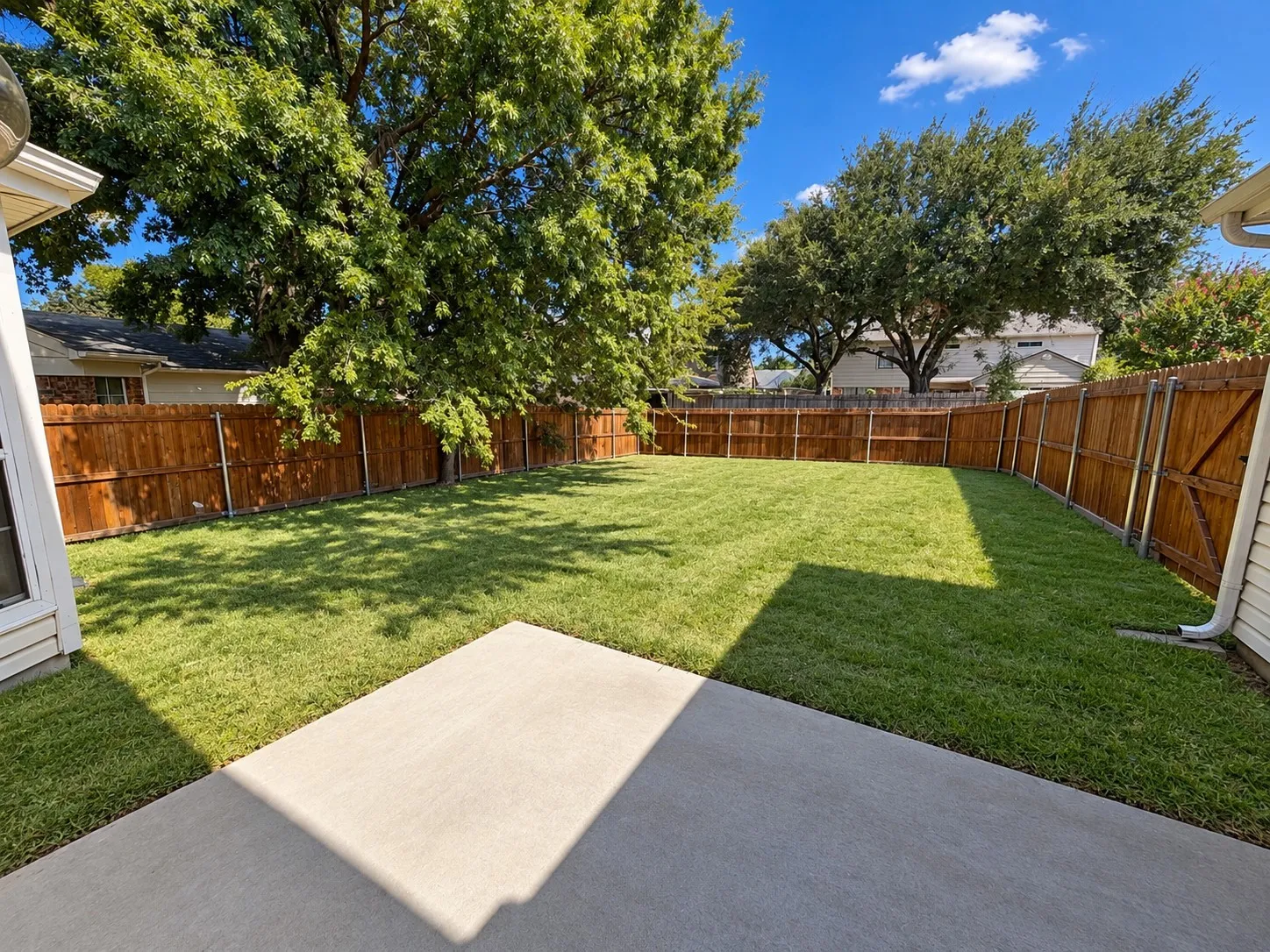 Single Family Residence For Rent in Dallas County , 2126 Country Dell Drive, Garland, Texas 75040, 4 Bedroom, 3 Bathroom, 2 Garage spaces, 2,616 Sqft, built in 1986, mls#21383925, Real Estate Agent in Garland, Homes For Rent in Dallas county, Homes For Rent in Garland, Realtor in Garland Texas, Real Estate Brokerage Independent Realty Texas, Luminita Cordes Realtor