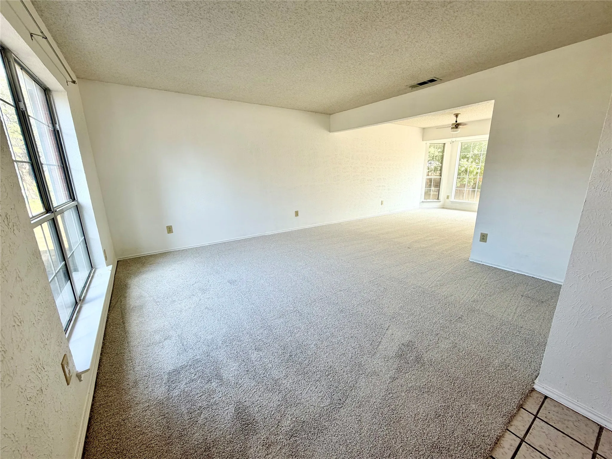 Single Family Residence For Rent in Dallas County , 2126 Country Dell Drive, Garland, Texas 75040, 4 Bedroom, 3 Bathroom, 2 Garage spaces, 2,616 Sqft, built in 1986, mls#21383925, Real Estate Agent in Garland, Homes For Rent in Dallas county, Homes For Rent in Garland, Realtor in Garland Texas, Real Estate Brokerage Independent Realty Texas, Luminita Cordes Realtor