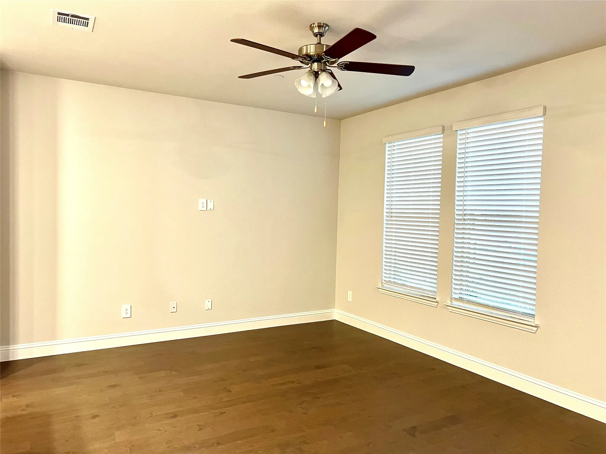Townhouse For Sale in Collin County , 3541 Declan Drive, Plano, Texas 75074, 4 Bedroom, 4 Bathroom, 2 Garage spaces, 2,035 Sqft, built in 2022, mls#21384779, Real Estate Agent in Plano, Homes For Sale in Collin county, Homes For Sale in Plano, Realtor in Plano Texas, Real Estate Brokerage Independent Realty Texas, Luminita Cordes Realtor