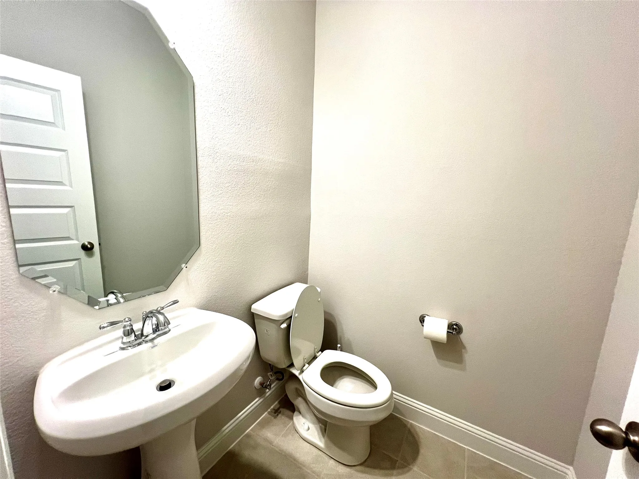 Townhouse For Sale in Collin County , 3541 Declan Drive, Plano, Texas 75074, 4 Bedroom, 4 Bathroom, 2 Garage spaces, 2,035 Sqft, built in 2022, mls#21384779, Real Estate Agent in Plano, Homes For Sale in Collin county, Homes For Sale in Plano, Realtor in Plano Texas, Real Estate Brokerage Independent Realty Texas, Luminita Cordes Realtor