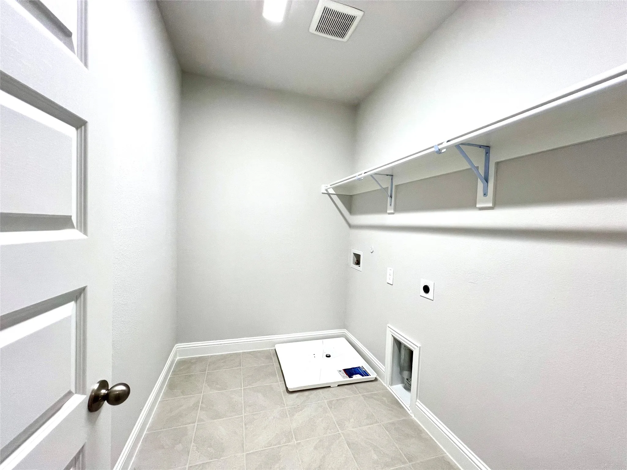 Townhouse For Sale in Collin County , 3541 Declan Drive, Plano, Texas 75074, 4 Bedroom, 4 Bathroom, 2 Garage spaces, 2,035 Sqft, built in 2022, mls#21384779, Real Estate Agent in Plano, Homes For Sale in Collin county, Homes For Sale in Plano, Realtor in Plano Texas, Real Estate Brokerage Independent Realty Texas, Luminita Cordes Realtor