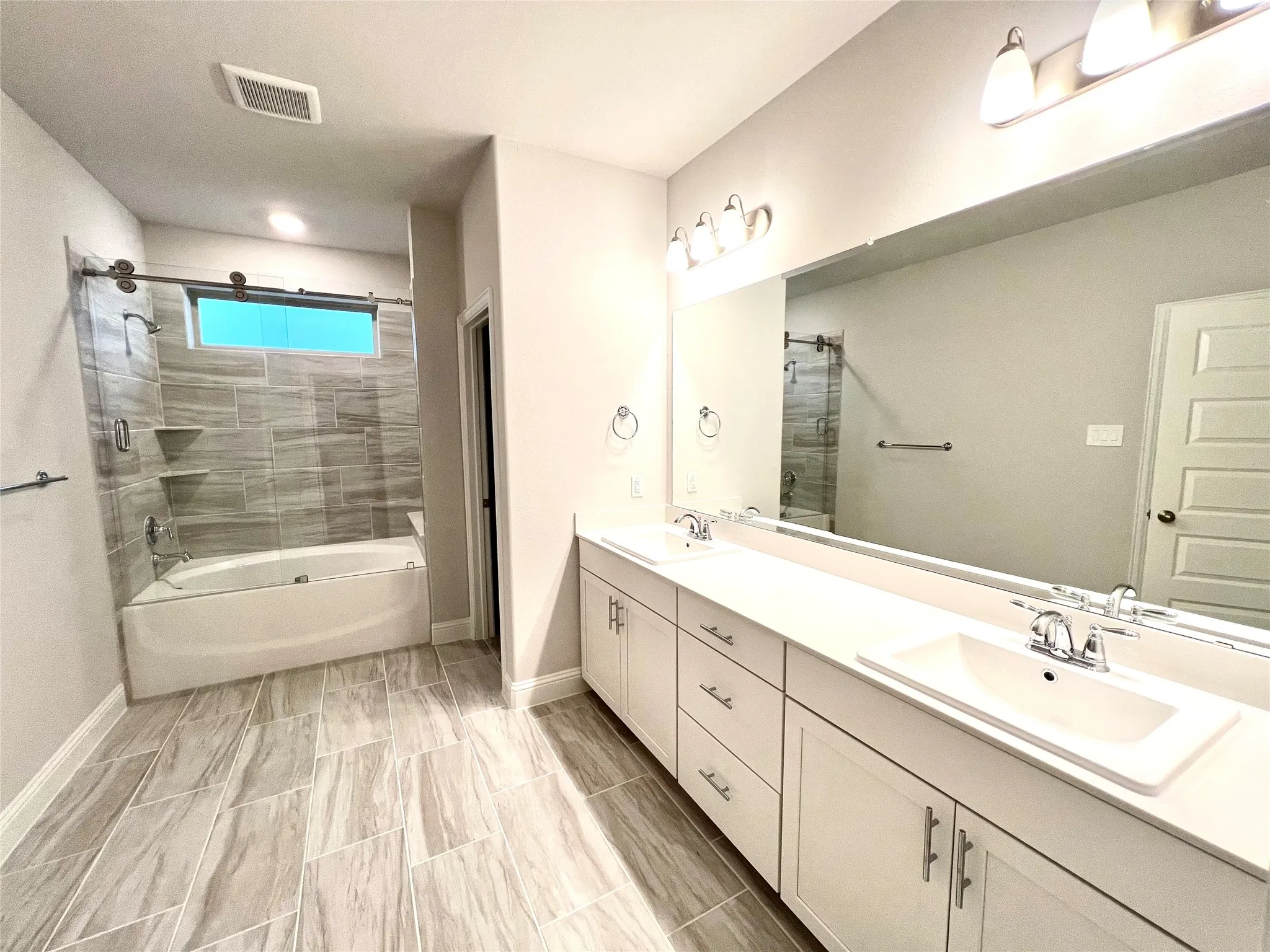 Townhouse For Sale in Collin County , 3541 Declan Drive, Plano, Texas 75074, 4 Bedroom, 4 Bathroom, 2 Garage spaces, 2,035 Sqft, built in 2022, mls#21384779, Real Estate Agent in Plano, Homes For Sale in Collin county, Homes For Sale in Plano, Realtor in Plano Texas, Real Estate Brokerage Independent Realty Texas, Luminita Cordes Realtor