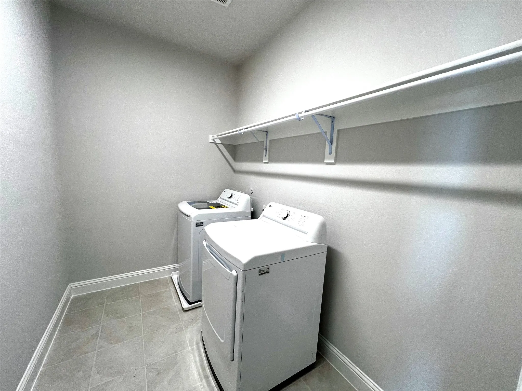 Townhouse For Sale in Collin County , 3541 Declan Drive, Plano, Texas 75074, 4 Bedroom, 4 Bathroom, 2 Garage spaces, 2,035 Sqft, built in 2022, mls#21384779, Real Estate Agent in Plano, Homes For Sale in Collin county, Homes For Sale in Plano, Realtor in Plano Texas, Real Estate Brokerage Independent Realty Texas, Luminita Cordes Realtor
