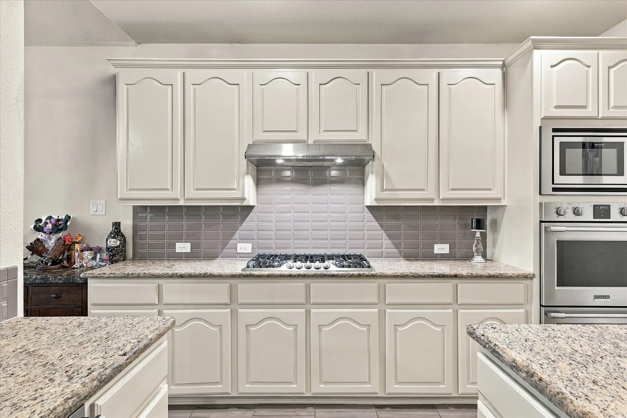 Single Family Residence For Sale in Tarrant County , 2912 Alta, Grand Prairie, Texas 75054, 5 Bedroom, 4 Bathroom, 2 Garage spaces, 4,385 Sqft, built in 2017, mls#21382375, Real Estate Agent in Grand Prairie, Homes For Sale in Tarrant county, Homes For Sale in Grand Prairie, Realtor in Grand Prairie Texas, Real Estate Brokerage Independent Realty Texas, Luminita Cordes Realtor