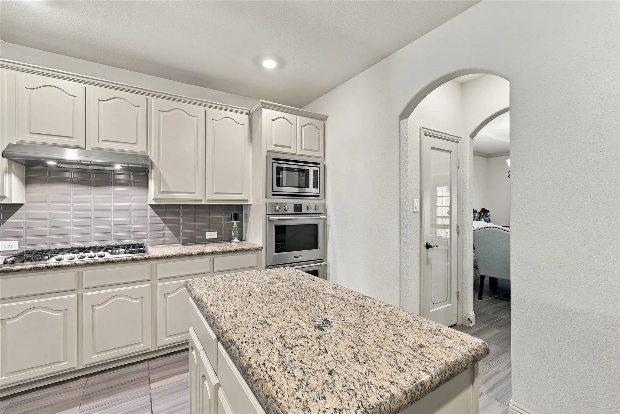 Single Family Residence For Sale in Tarrant County , 2912 Alta, Grand Prairie, Texas 75054, 5 Bedroom, 4 Bathroom, 2 Garage spaces, 4,385 Sqft, built in 2017, mls#21382375, Real Estate Agent in Grand Prairie, Homes For Sale in Tarrant county, Homes For Sale in Grand Prairie, Realtor in Grand Prairie Texas, Real Estate Brokerage Independent Realty Texas, Luminita Cordes Realtor