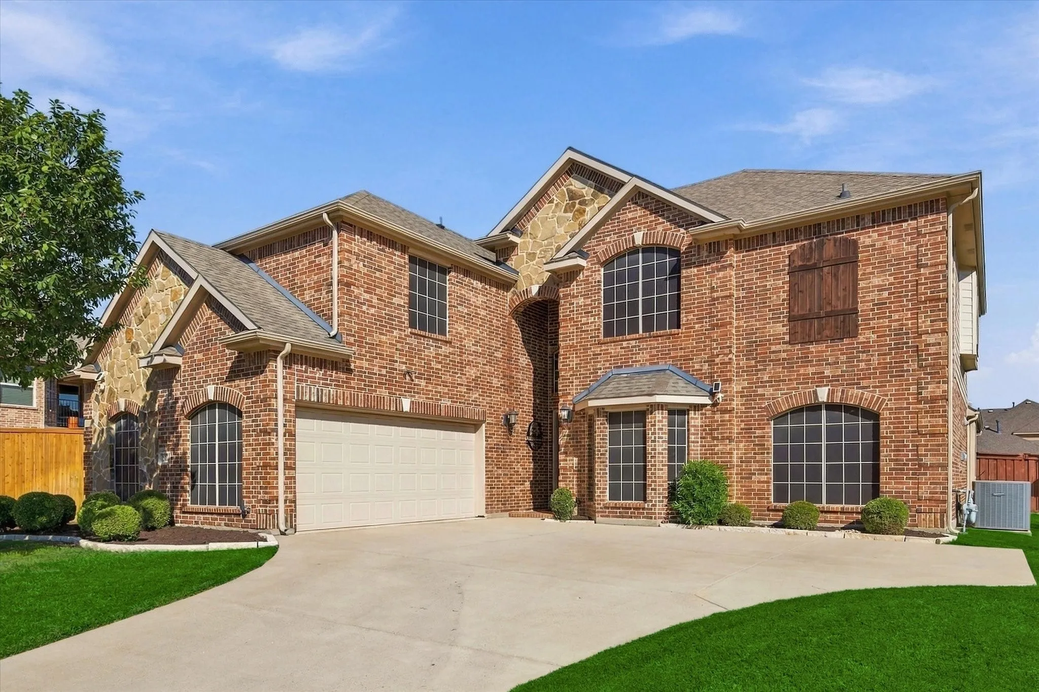 Single Family Residence For Sale in Tarrant County , 2912 Alta, Grand Prairie, Texas 75054, 5 Bedroom, 4 Bathroom, 2 Garage spaces, 4,385 Sqft, built in 2017, mls#21382375, Real Estate Agent in Grand Prairie, Homes For Sale in Tarrant county, Homes For Sale in Grand Prairie, Realtor in Grand Prairie Texas, Real Estate Brokerage Independent Realty Texas, Luminita Cordes Realtor
