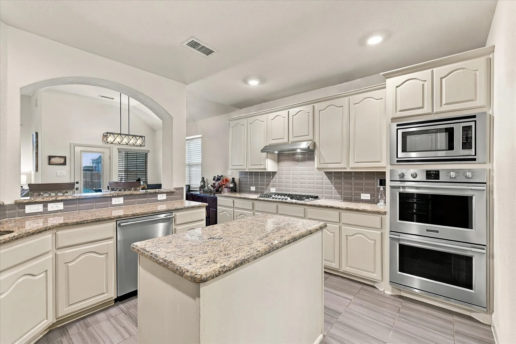 Single Family Residence For Sale in Tarrant County , 2912 Alta, Grand Prairie, Texas 75054, 5 Bedroom, 4 Bathroom, 2 Garage spaces, 4,385 Sqft, built in 2017, mls#21382375, Real Estate Agent in Grand Prairie, Homes For Sale in Tarrant county, Homes For Sale in Grand Prairie, Realtor in Grand Prairie Texas, Real Estate Brokerage Independent Realty Texas, Luminita Cordes Realtor