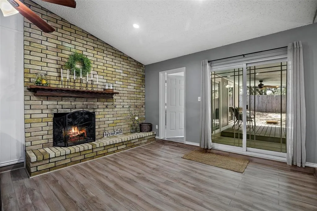 Single Family Residence For Sale in Tarrant County , 6306 Orchard Hill Drive, Arlington, Texas 76016, 4 Bedroom, 2 Bathroom, 2 Garage spaces, 2,228 Sqft, built in 1978, mls#21384978, Real Estate Agent in Arlington, Homes For Sale in Tarrant county, Homes For Sale in Arlington, Realtor in Arlington Texas, Real Estate Brokerage Independent Realty Texas, Luminita Cordes Realtor
