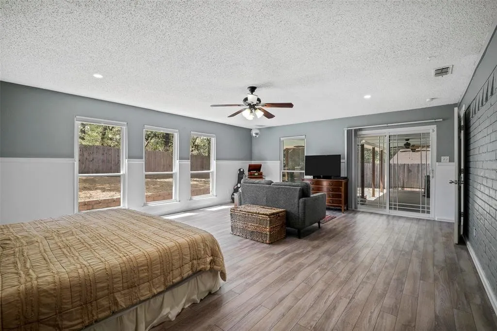 Single Family Residence For Sale in Tarrant County , 6306 Orchard Hill Drive, Arlington, Texas 76016, 4 Bedroom, 2 Bathroom, 2 Garage spaces, 2,228 Sqft, built in 1978, mls#21384978, Real Estate Agent in Arlington, Homes For Sale in Tarrant county, Homes For Sale in Arlington, Realtor in Arlington Texas, Real Estate Brokerage Independent Realty Texas, Luminita Cordes Realtor