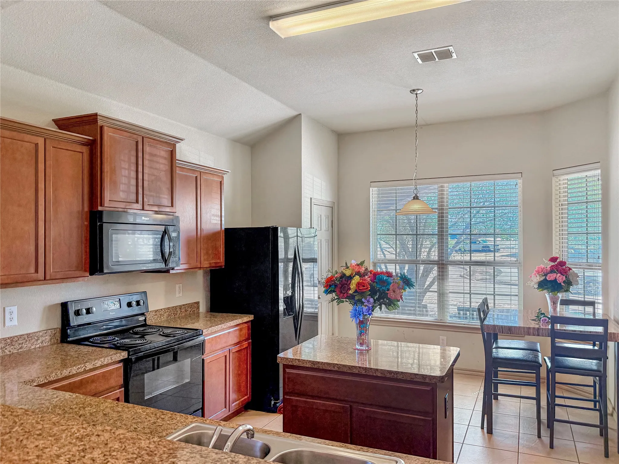 Single Family Residence For Sale in Dallas County , 1805 Overlook Drive, Lancaster, Texas 75146, 3 Bedroom, 2 Bathroom, 2 Garage spaces, 1,578 Sqft, built in 2013, mls#21384210, Real Estate Agent in Lancaster, Homes For Sale in Dallas county, Homes For Sale in Lancaster, Realtor in Lancaster Texas, Real Estate Brokerage Independent Realty Texas, Luminita Cordes Realtor