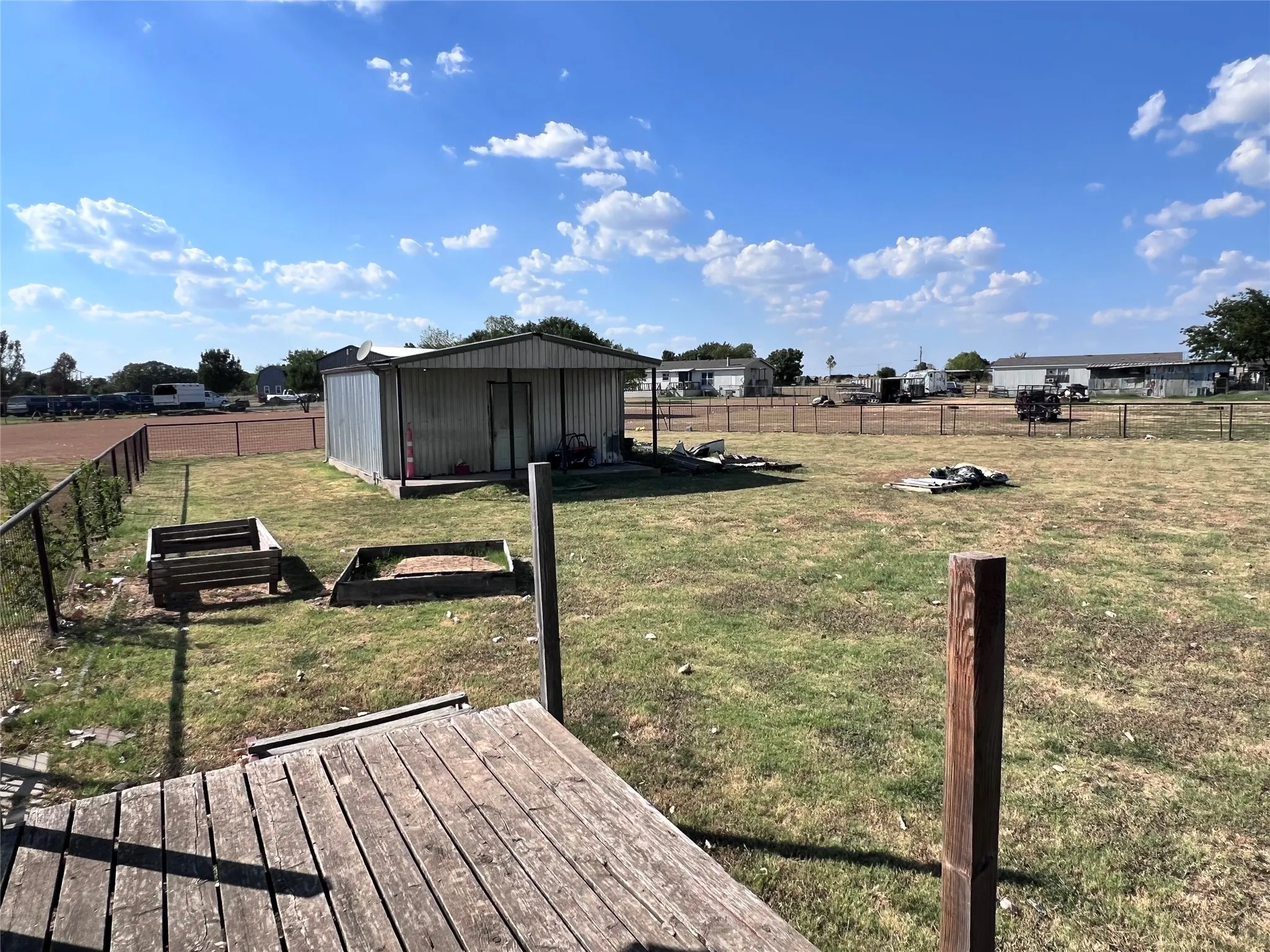 Farm For Sale in Johnson County , 9133 Fm 1807, Alvarado, Texas 76009, 3 Bedroom, 2 Bathroom, Garage spaces, 1,344 Sqft, built in 1998, mls#21379869, Real Estate Agent in Alvarado, Homes For Sale in Johnson county, Homes For Sale in Alvarado, Realtor in Alvarado Texas, Real Estate Brokerage Independent Realty Texas, Luminita Cordes Realtor