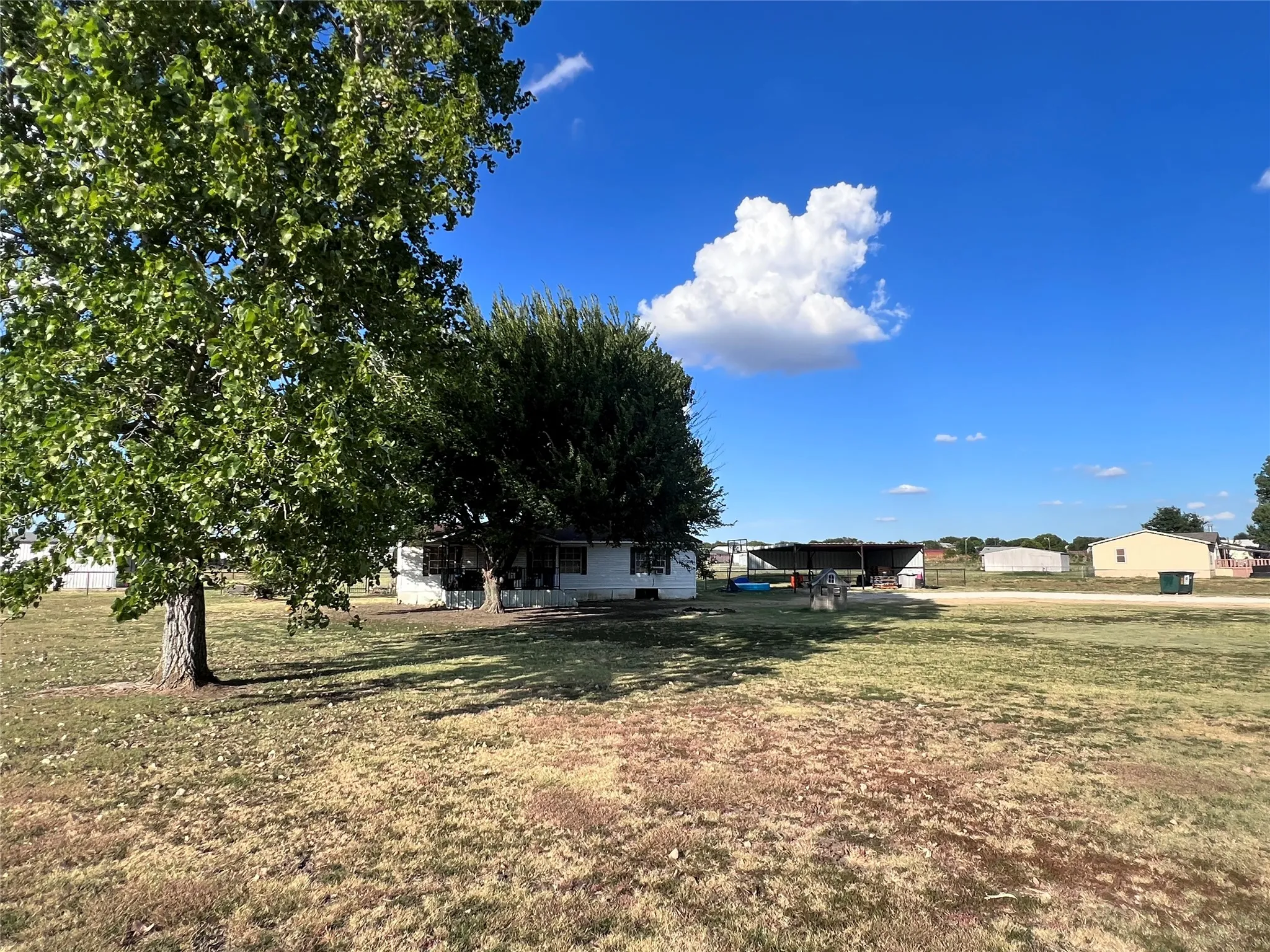 Farm For Sale in Johnson County , 9133 Fm 1807, Alvarado, Texas 76009, 3 Bedroom, 2 Bathroom, Garage spaces, 1,344 Sqft, built in 1998, mls#21379869, Real Estate Agent in Alvarado, Homes For Sale in Johnson county, Homes For Sale in Alvarado, Realtor in Alvarado Texas, Real Estate Brokerage Independent Realty Texas, Luminita Cordes Realtor