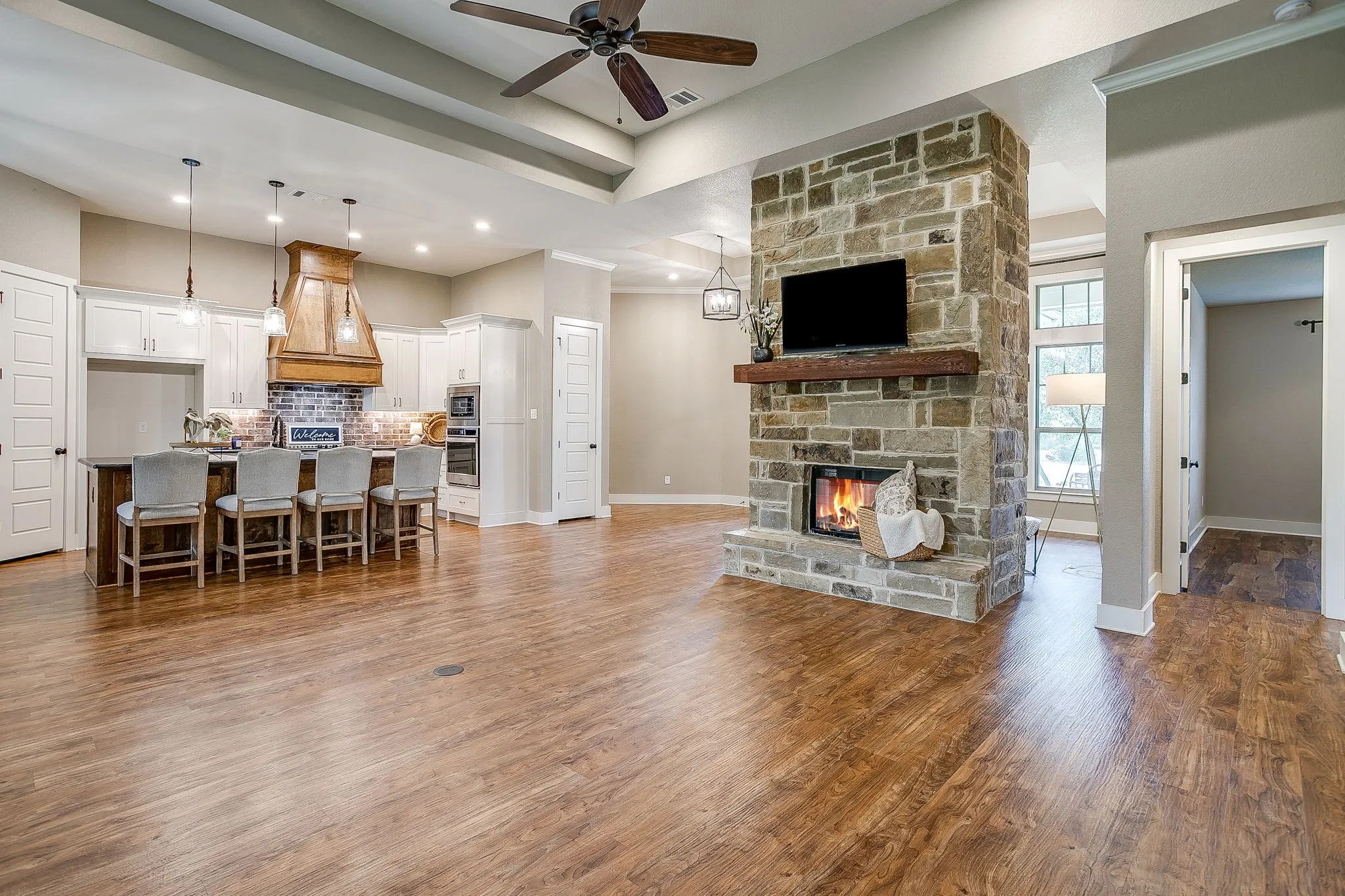 Single Family Residence For Sale in Parker County , 605 Embers Lane, Weatherford, Texas 76085, 3 Bedroom, 3 Bathroom, 2 Garage spaces, 2,106 Sqft, built in 2018, mls#21382828, Real Estate Agent in Weatherford, Homes For Sale in Parker county, Homes For Sale in Weatherford, Realtor in Weatherford Texas, Real Estate Brokerage Independent Realty Texas, Luminita Cordes Realtor