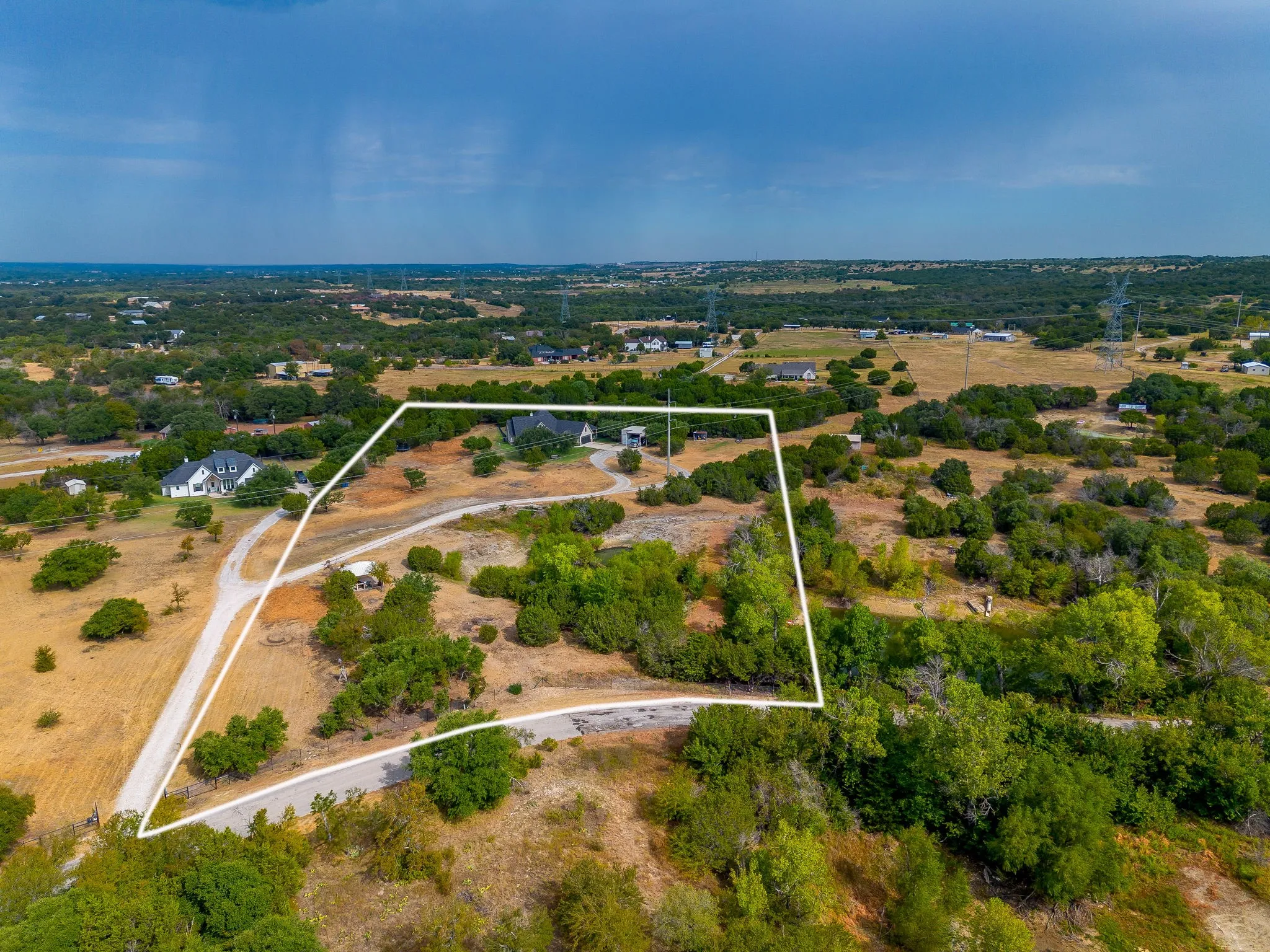 Single Family Residence For Sale in Parker County , 605 Embers Lane, Weatherford, Texas 76085, 3 Bedroom, 3 Bathroom, 2 Garage spaces, 2,106 Sqft, built in 2018, mls#21382828, Real Estate Agent in Weatherford, Homes For Sale in Parker county, Homes For Sale in Weatherford, Realtor in Weatherford Texas, Real Estate Brokerage Independent Realty Texas, Luminita Cordes Realtor