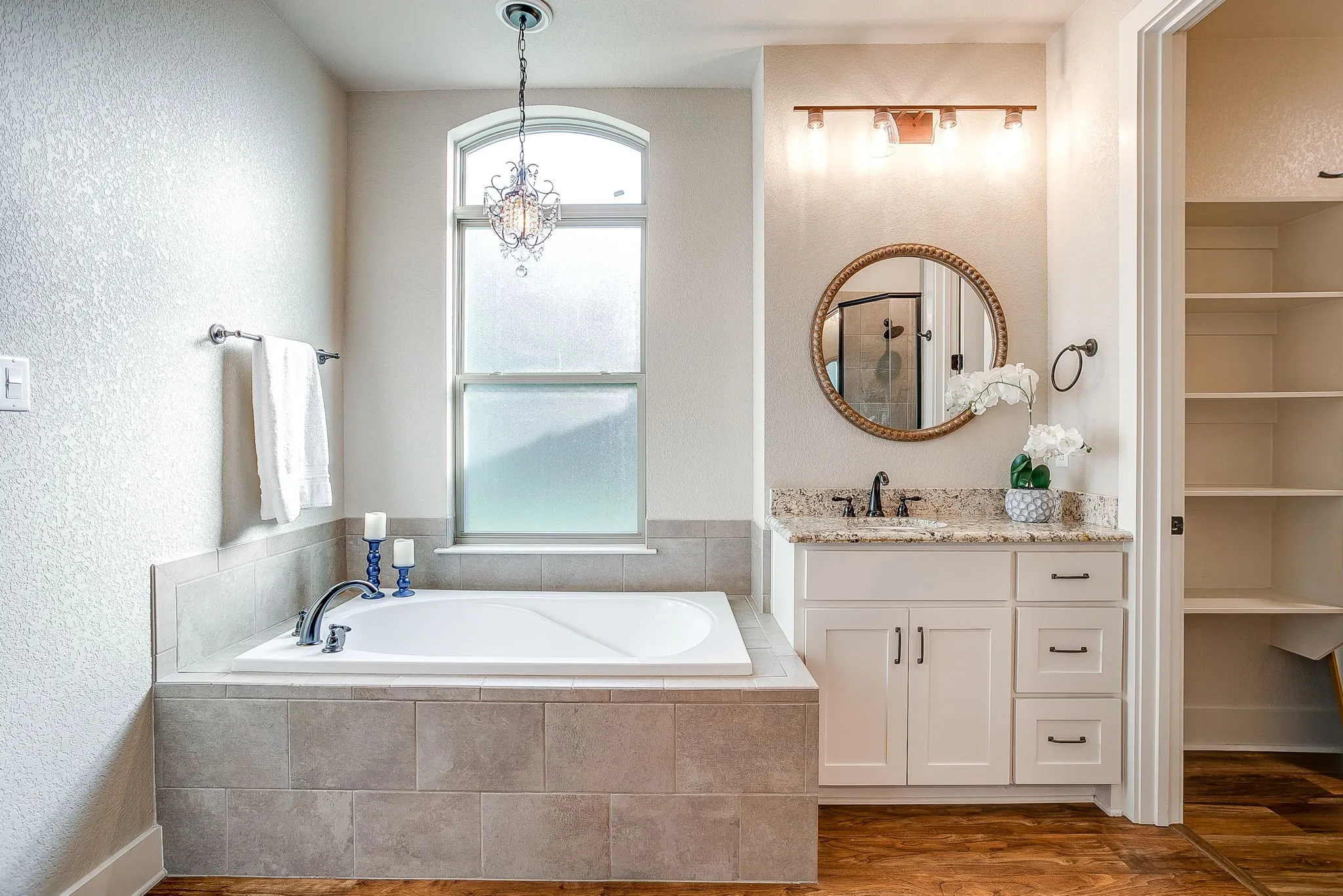 Single Family Residence For Sale in Parker County , 605 Embers Lane, Weatherford, Texas 76085, 3 Bedroom, 3 Bathroom, 2 Garage spaces, 2,106 Sqft, built in 2018, mls#21382828, Real Estate Agent in Weatherford, Homes For Sale in Parker county, Homes For Sale in Weatherford, Realtor in Weatherford Texas, Real Estate Brokerage Independent Realty Texas, Luminita Cordes Realtor