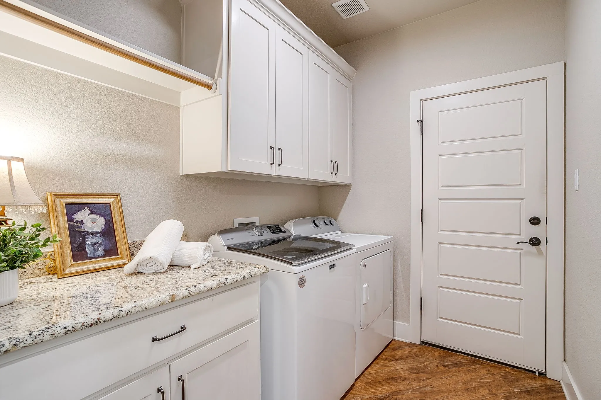Single Family Residence For Sale in Parker County , 605 Embers Lane, Weatherford, Texas 76085, 3 Bedroom, 3 Bathroom, 2 Garage spaces, 2,106 Sqft, built in 2018, mls#21382828, Real Estate Agent in Weatherford, Homes For Sale in Parker county, Homes For Sale in Weatherford, Realtor in Weatherford Texas, Real Estate Brokerage Independent Realty Texas, Luminita Cordes Realtor