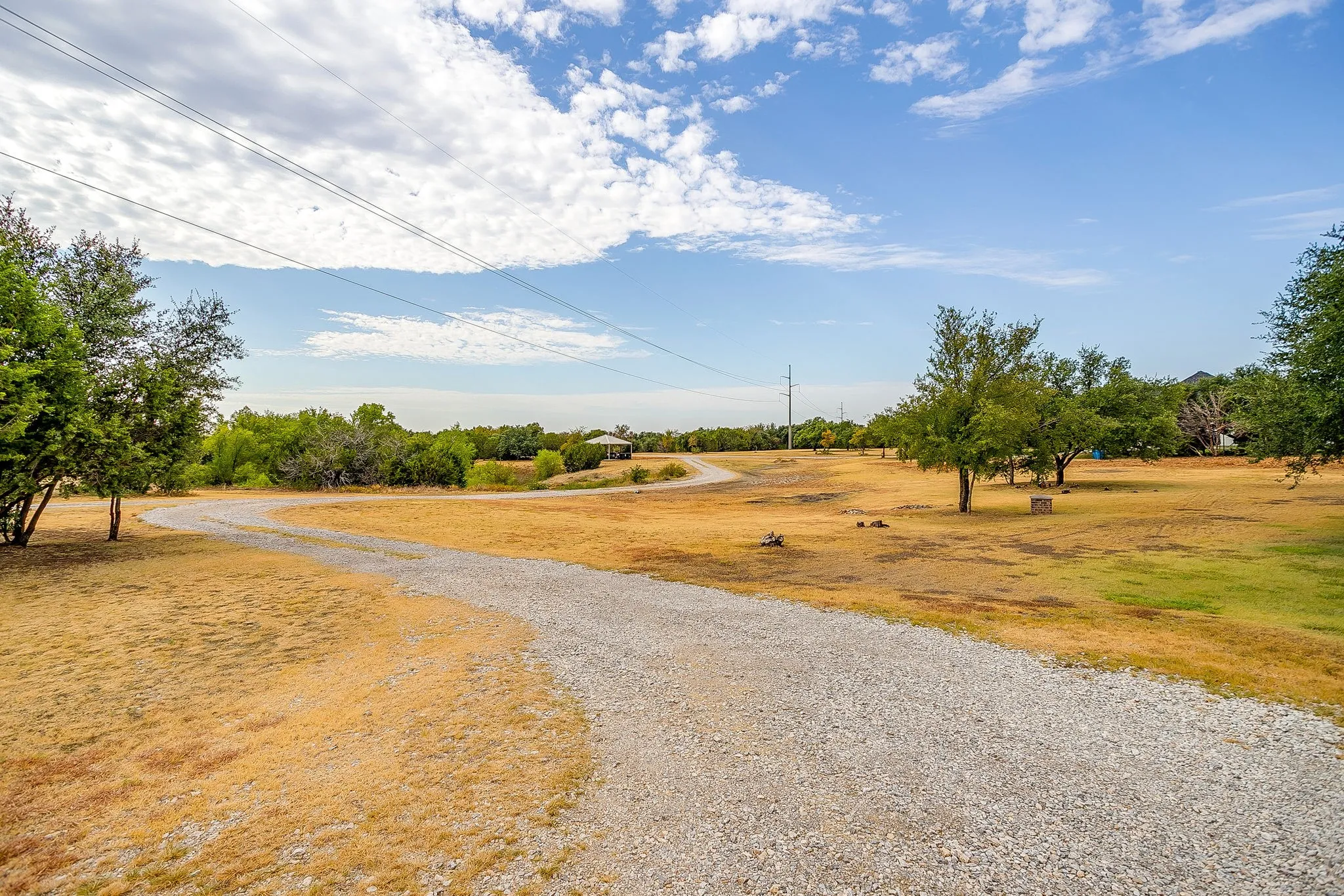 Single Family Residence For Sale in Parker County , 605 Embers Lane, Weatherford, Texas 76085, 3 Bedroom, 3 Bathroom, 2 Garage spaces, 2,106 Sqft, built in 2018, mls#21382828, Real Estate Agent in Weatherford, Homes For Sale in Parker county, Homes For Sale in Weatherford, Realtor in Weatherford Texas, Real Estate Brokerage Independent Realty Texas, Luminita Cordes Realtor