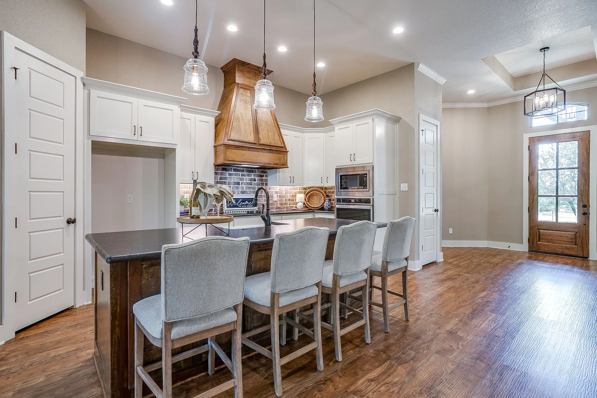 Single Family Residence For Sale in Parker County , 605 Embers Lane, Weatherford, Texas 76085, 3 Bedroom, 3 Bathroom, 2 Garage spaces, 2,106 Sqft, built in 2018, mls#21382828, Real Estate Agent in Weatherford, Homes For Sale in Parker county, Homes For Sale in Weatherford, Realtor in Weatherford Texas, Real Estate Brokerage Independent Realty Texas, Luminita Cordes Realtor