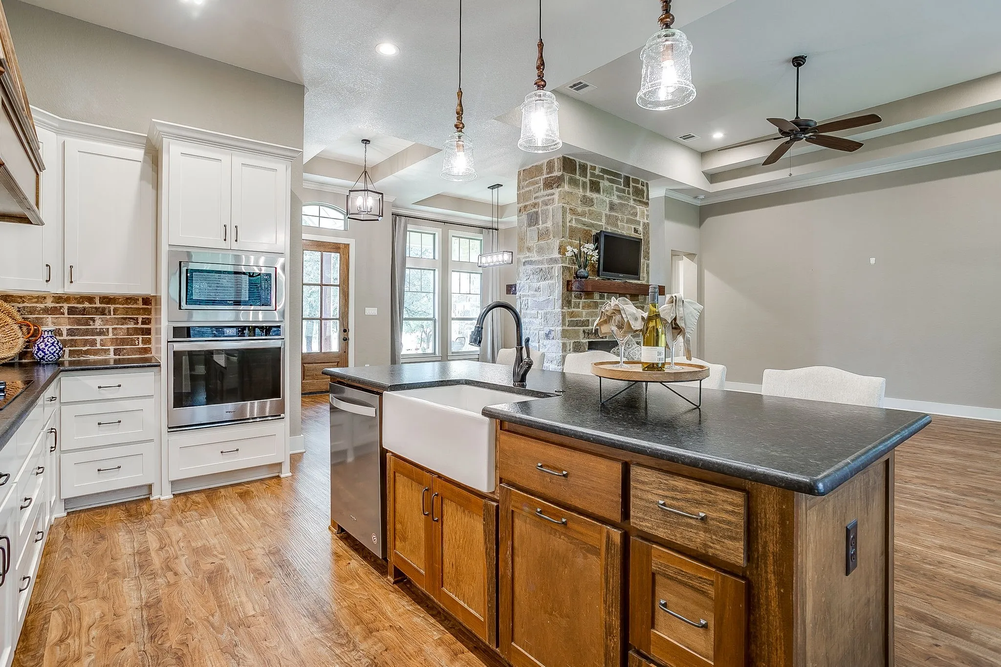 Single Family Residence For Sale in Parker County , 605 Embers Lane, Weatherford, Texas 76085, 3 Bedroom, 3 Bathroom, 2 Garage spaces, 2,106 Sqft, built in 2018, mls#21382828, Real Estate Agent in Weatherford, Homes For Sale in Parker county, Homes For Sale in Weatherford, Realtor in Weatherford Texas, Real Estate Brokerage Independent Realty Texas, Luminita Cordes Realtor