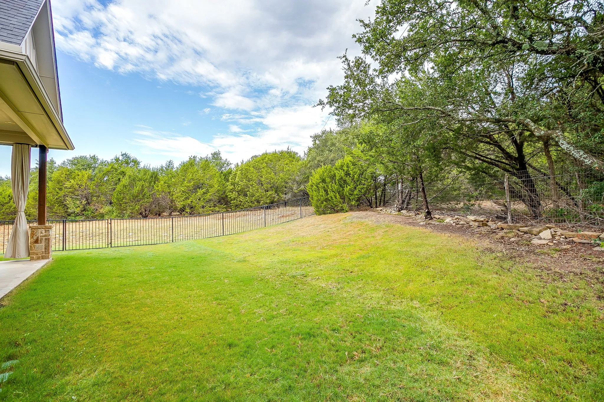 Single Family Residence For Sale in Parker County , 605 Embers Lane, Weatherford, Texas 76085, 3 Bedroom, 3 Bathroom, 2 Garage spaces, 2,106 Sqft, built in 2018, mls#21382828, Real Estate Agent in Weatherford, Homes For Sale in Parker county, Homes For Sale in Weatherford, Realtor in Weatherford Texas, Real Estate Brokerage Independent Realty Texas, Luminita Cordes Realtor