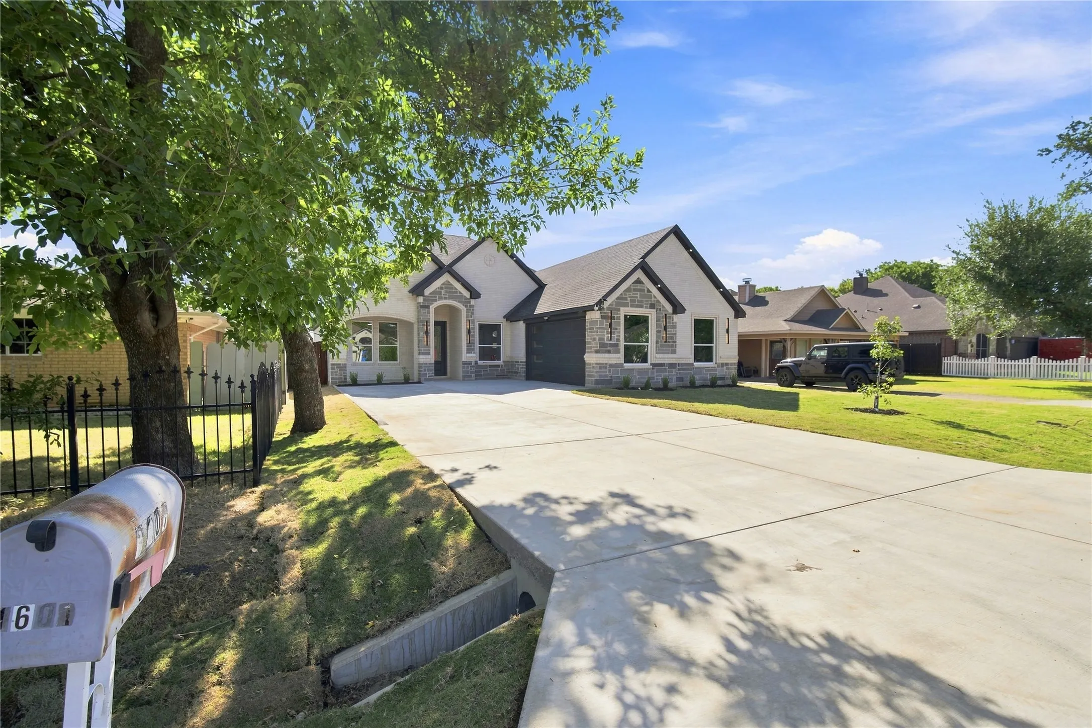 Single Family Residence For Sale in Dallas County , 1606 Avenue C, Grand Prairie, Texas 75051, 4 Bedroom, 3 Bathroom, 2 Garage spaces, 2,302 Sqft, built in 2026, mls#21384897, Real Estate Agent in Grand Prairie, Homes For Sale in Dallas county, Homes For Sale in Grand Prairie, Realtor in Grand Prairie Texas, Real Estate Brokerage Independent Realty Texas, Luminita Cordes Realtor