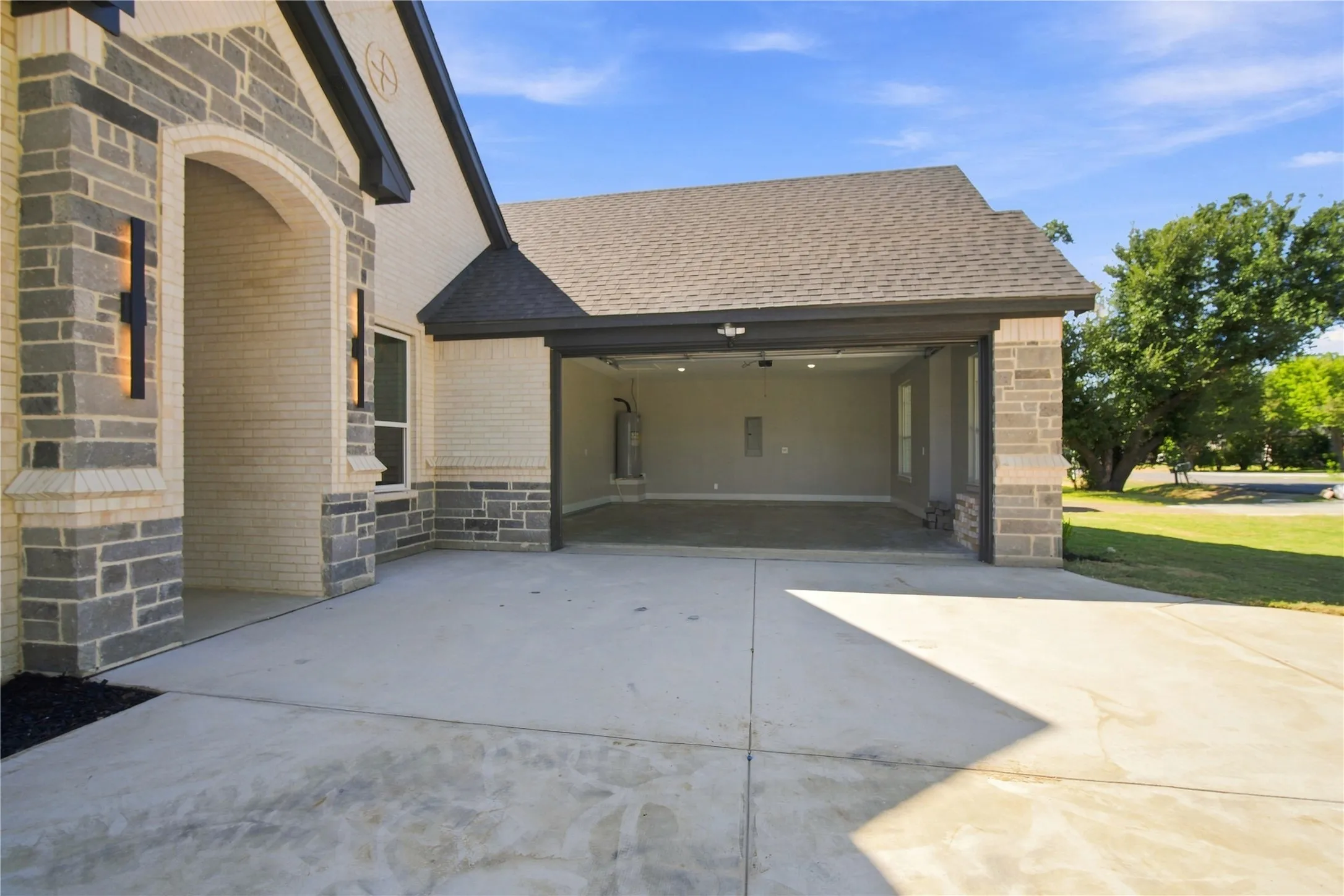 Single Family Residence For Sale in Dallas County , 1606 Avenue C, Grand Prairie, Texas 75051, 4 Bedroom, 3 Bathroom, 2 Garage spaces, 2,302 Sqft, built in 2026, mls#21384897, Real Estate Agent in Grand Prairie, Homes For Sale in Dallas county, Homes For Sale in Grand Prairie, Realtor in Grand Prairie Texas, Real Estate Brokerage Independent Realty Texas, Luminita Cordes Realtor