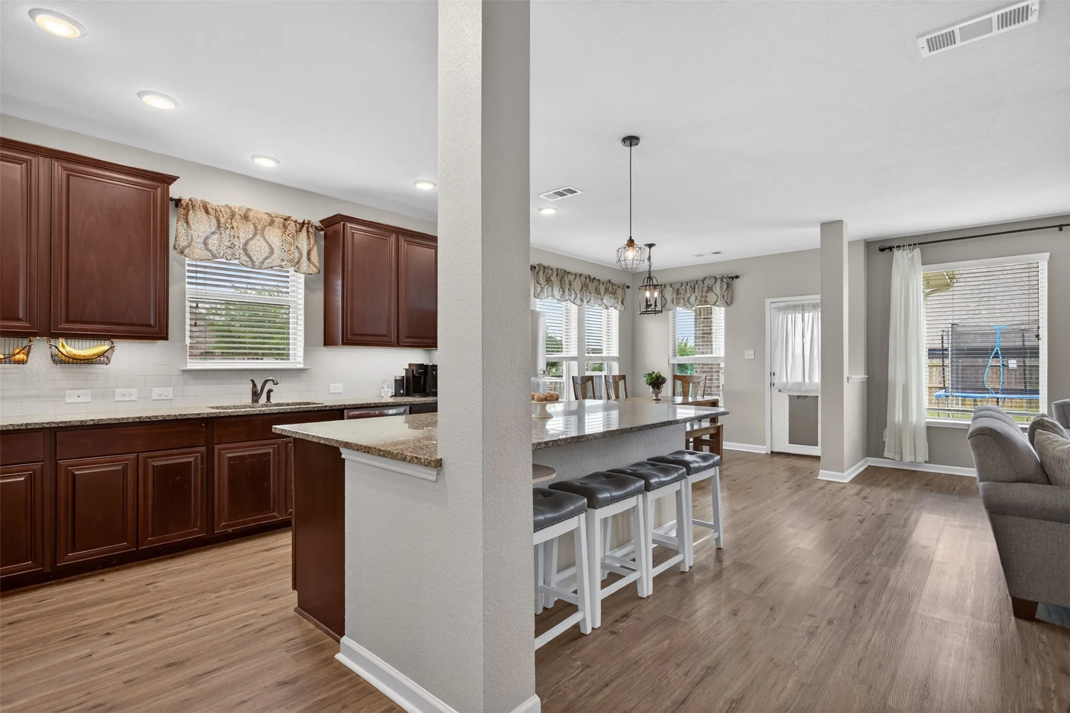 Single Family Residence For Sale in Kaufman County , 1637 Pike Drive, Forney, Texas 75126, 4 Bedroom, 3 Bathroom, 2 Garage spaces, 2,824 Sqft, built in 2017, mls#21381656, Real Estate Agent in Forney, Homes For Sale in Kaufman county, Homes For Sale in Forney, Realtor in Forney Texas, Real Estate Brokerage Independent Realty Texas, Luminita Cordes Realtor